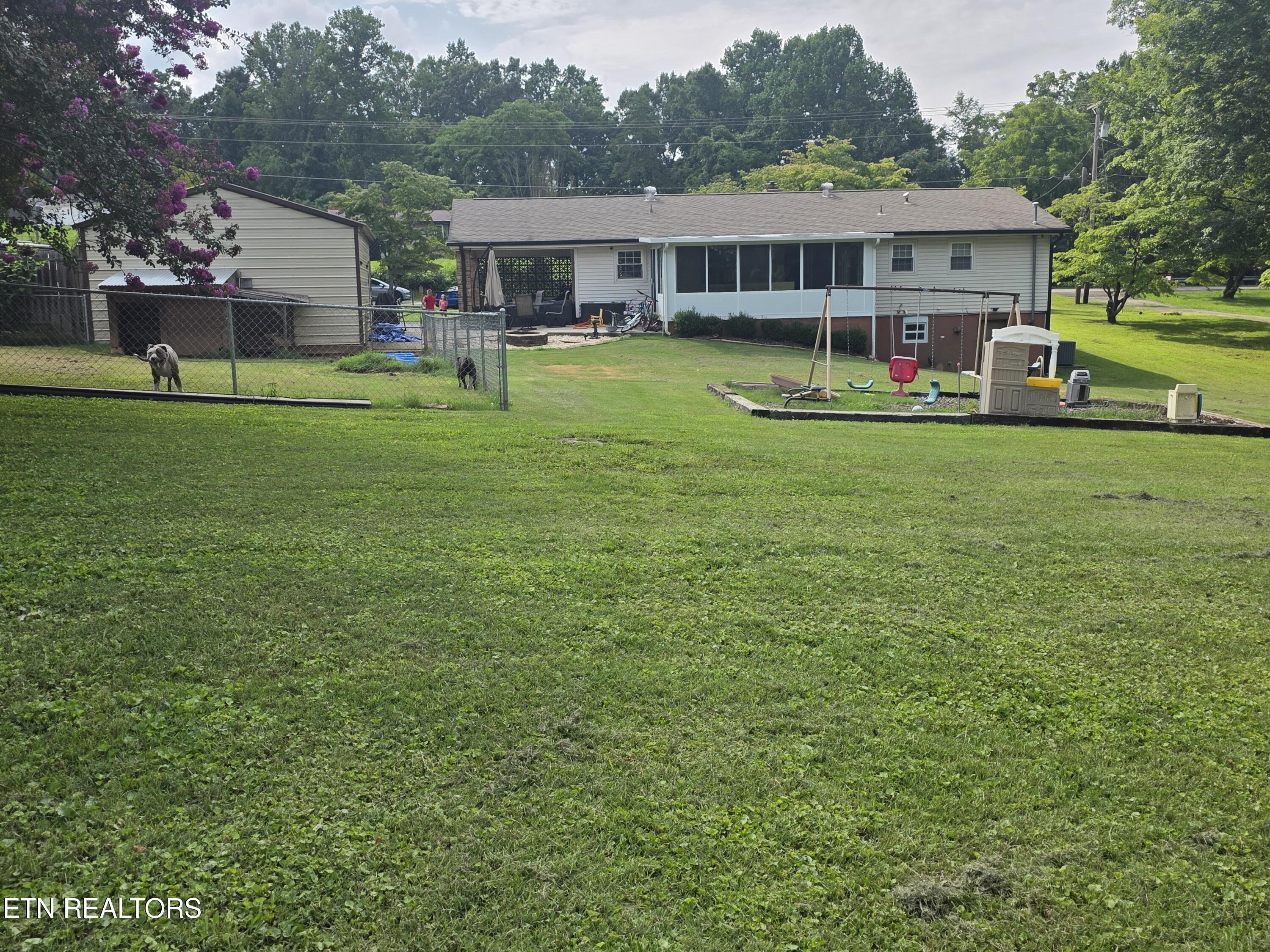 1283 Laurel Road Clinton TN 37716