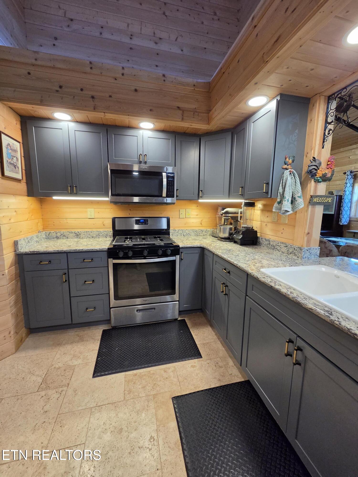 1302 Cummingsville/sparkmantown Road Doyle TN 38559