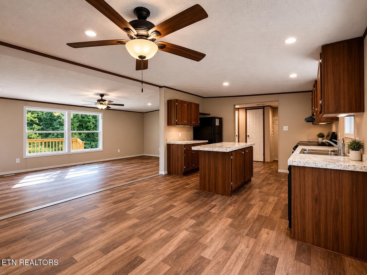 600 W 7th Avenue Lenoir City TN 37771