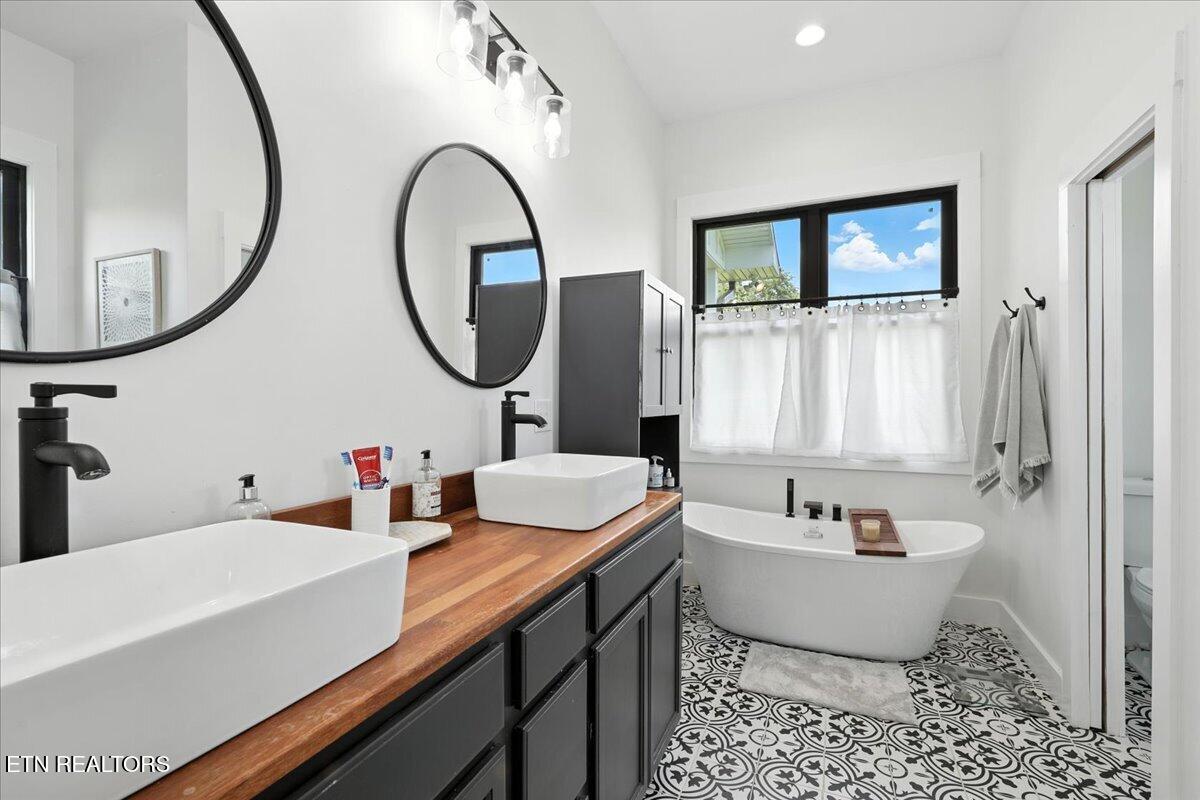 541 Hillvale Road Andersonville TN 37705