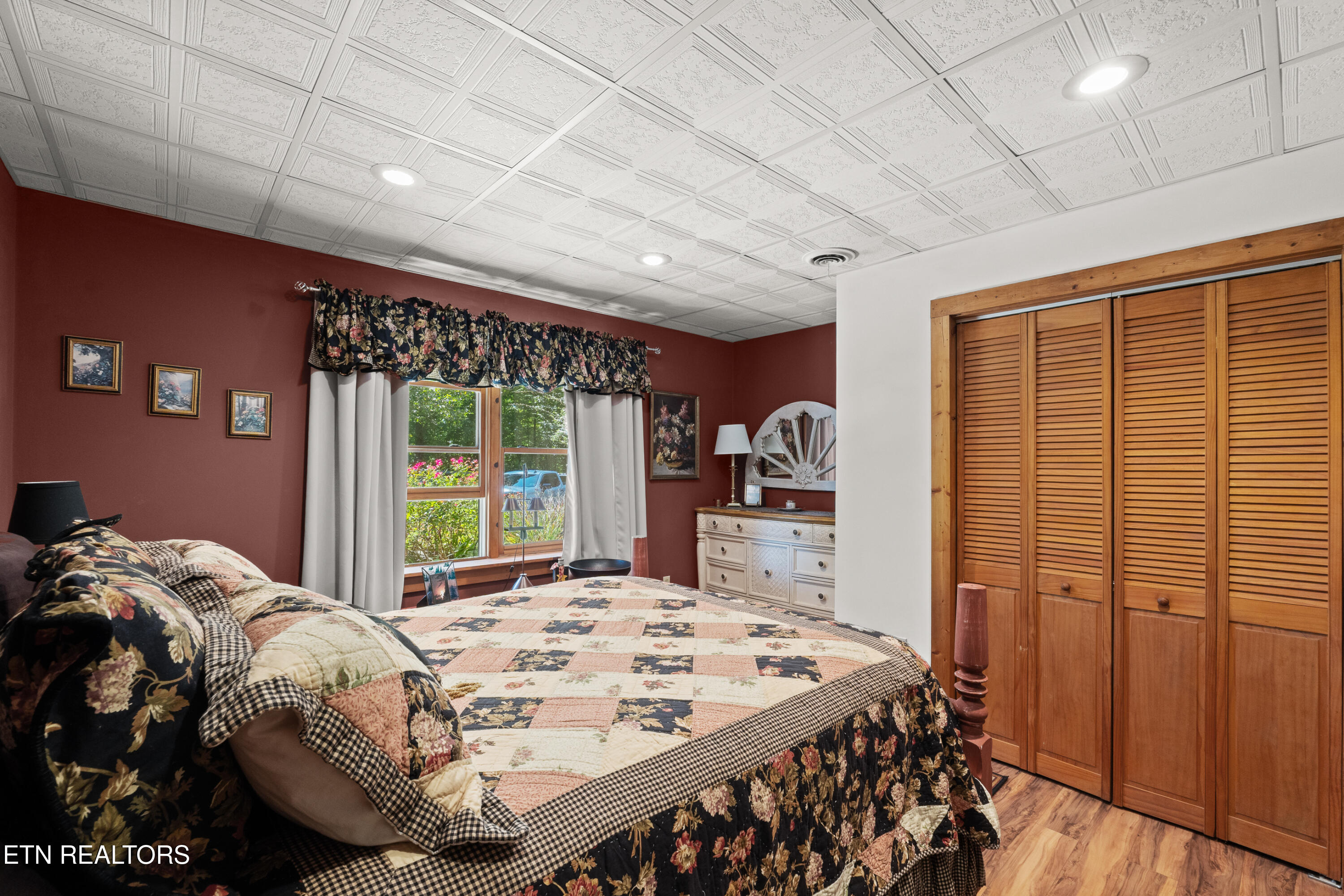 1130 Lakeview Drive Sharps Chapel TN 37866
