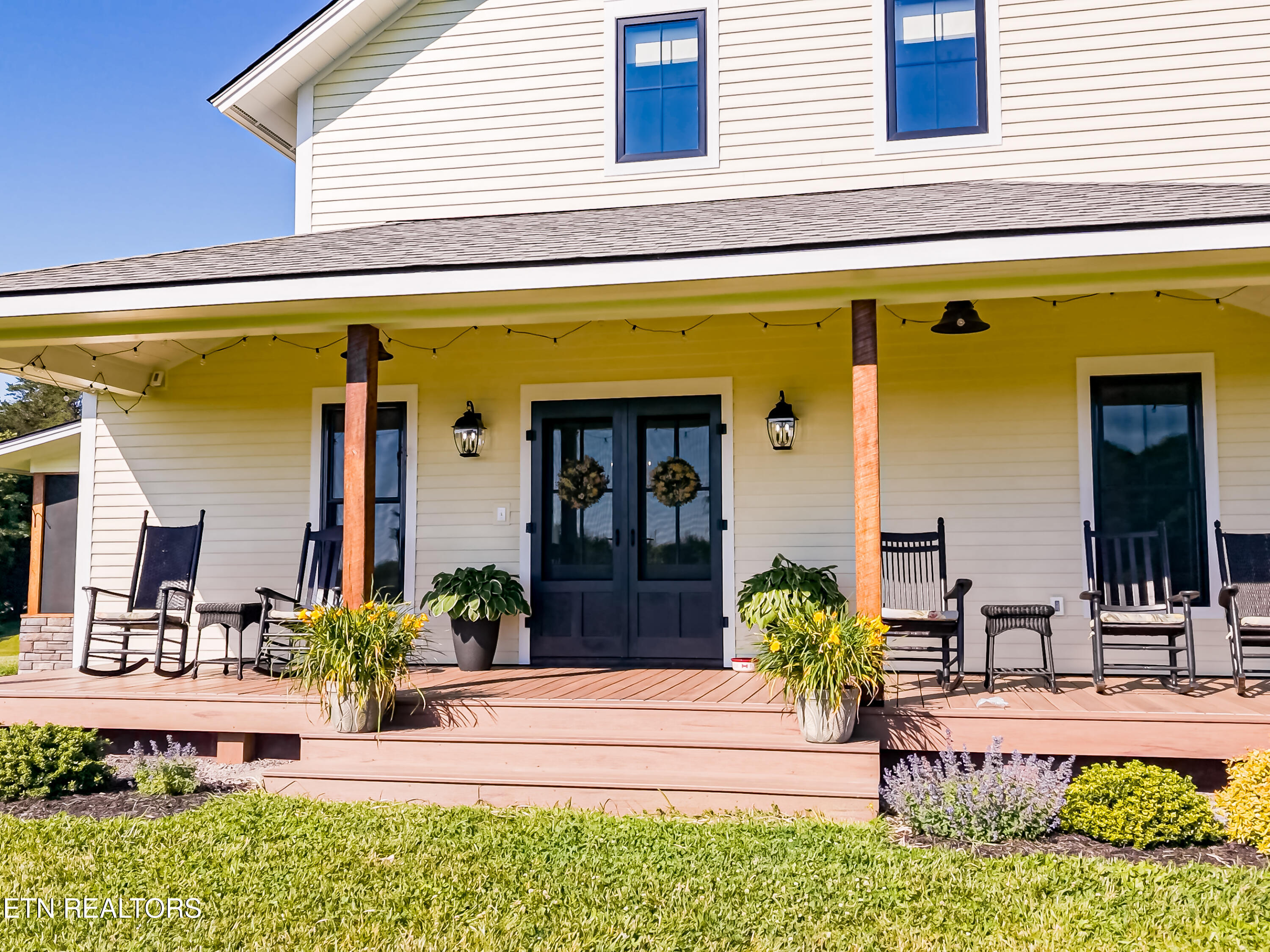 1421 Squire Fox Road Dandridge TN 37725