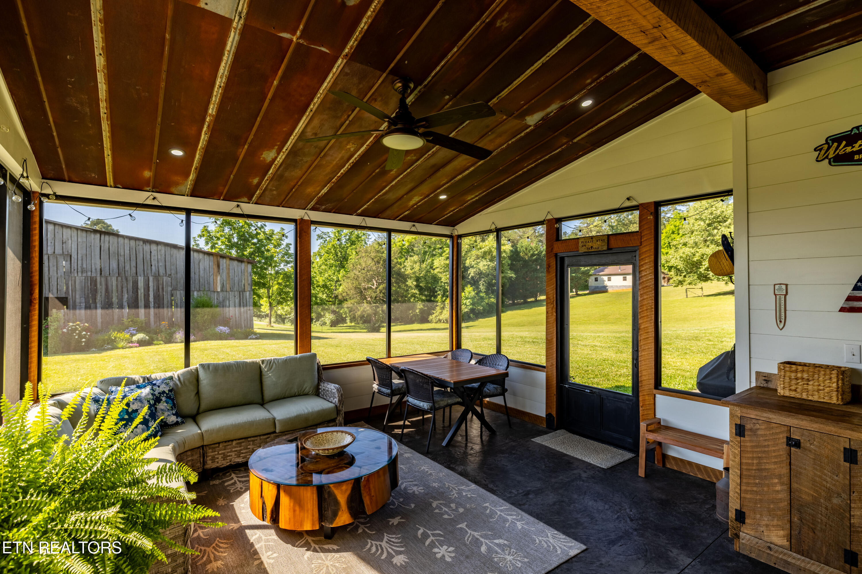 1421 Squire Fox Road Dandridge TN 37725