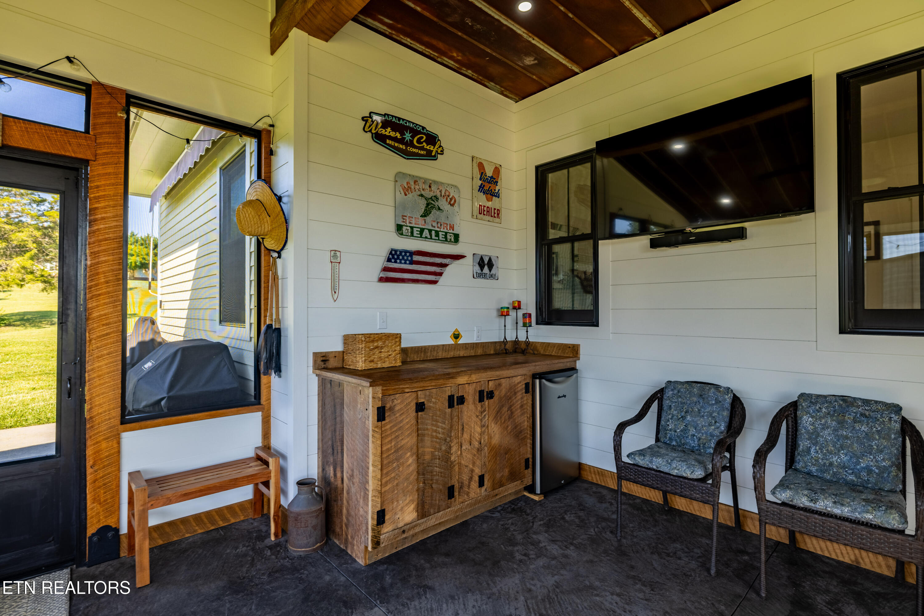 1421 Squire Fox Road Dandridge TN 37725