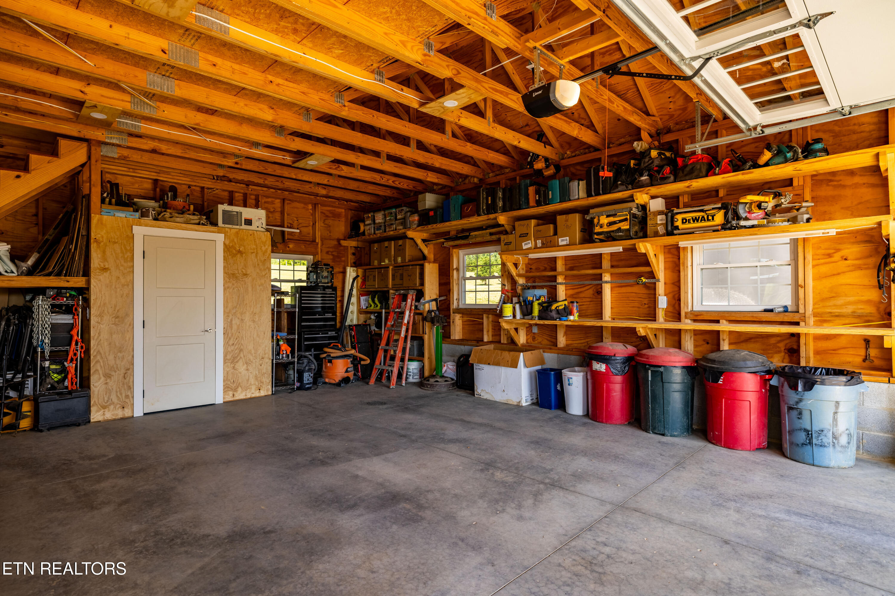 1421 Squire Fox Road Dandridge TN 37725