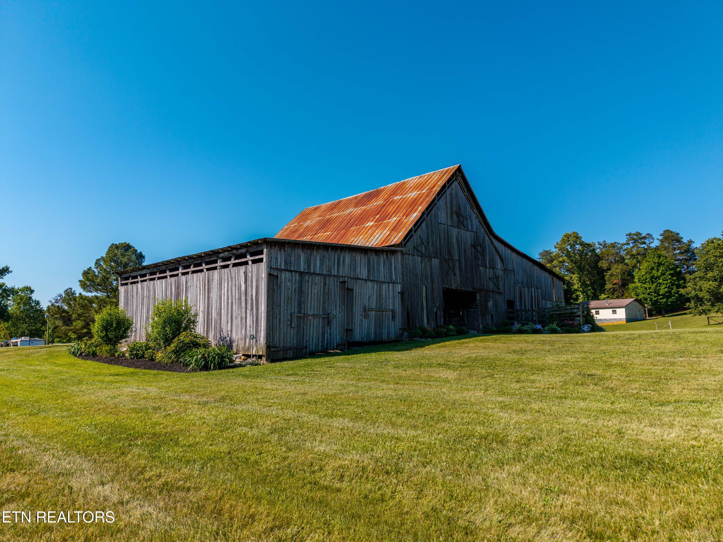 1421 Squire Fox Road Dandridge TN 37725