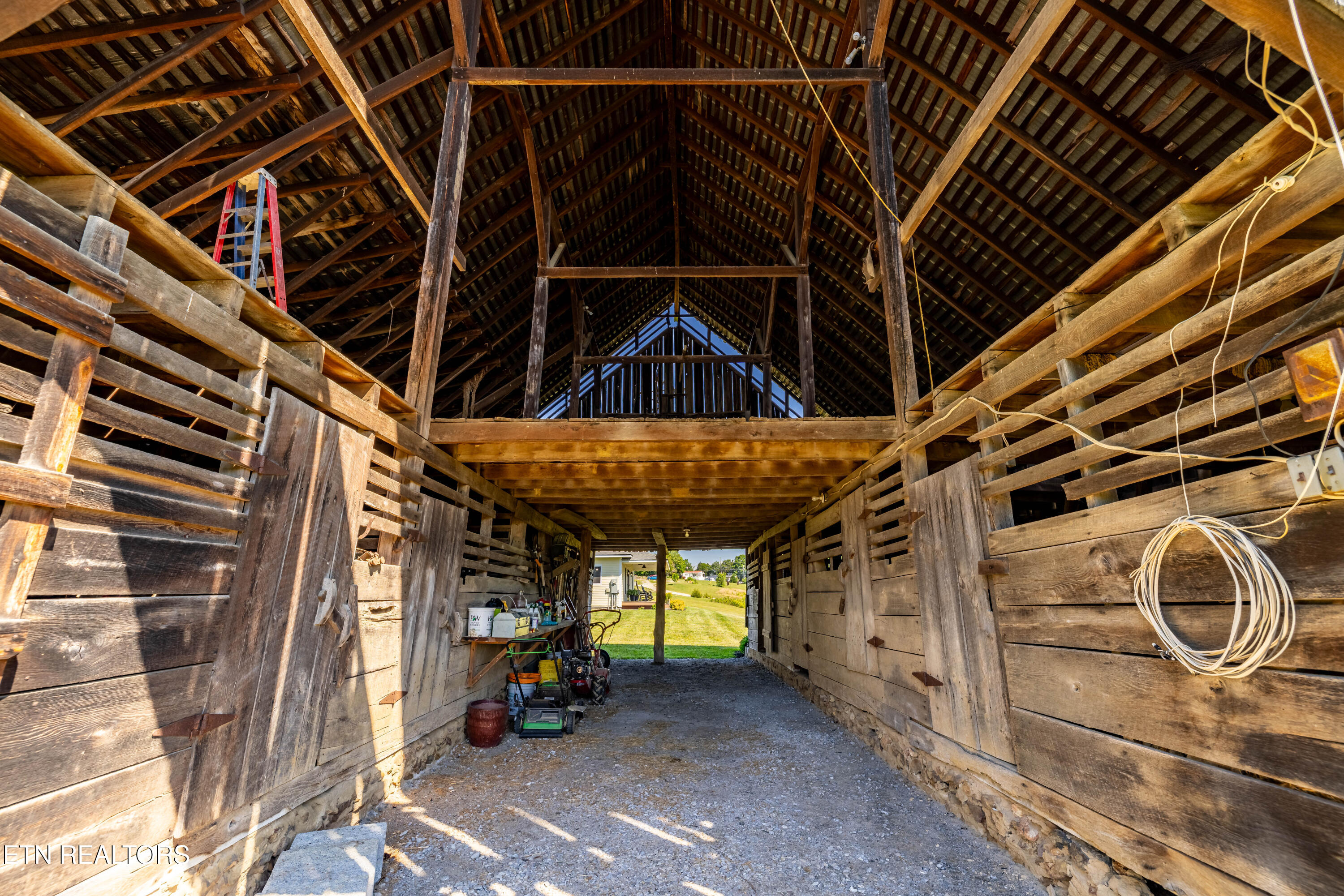 1421 Squire Fox Road Dandridge TN 37725