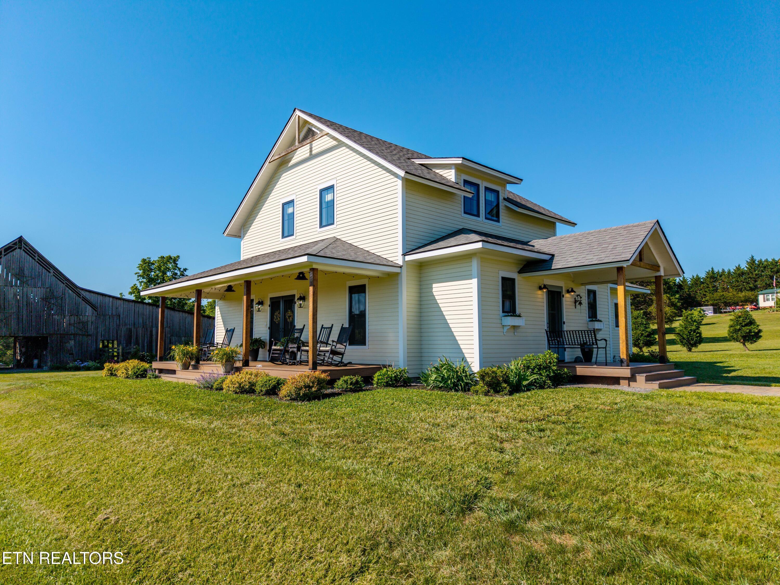 1421 Squire Fox Road Dandridge TN 37725