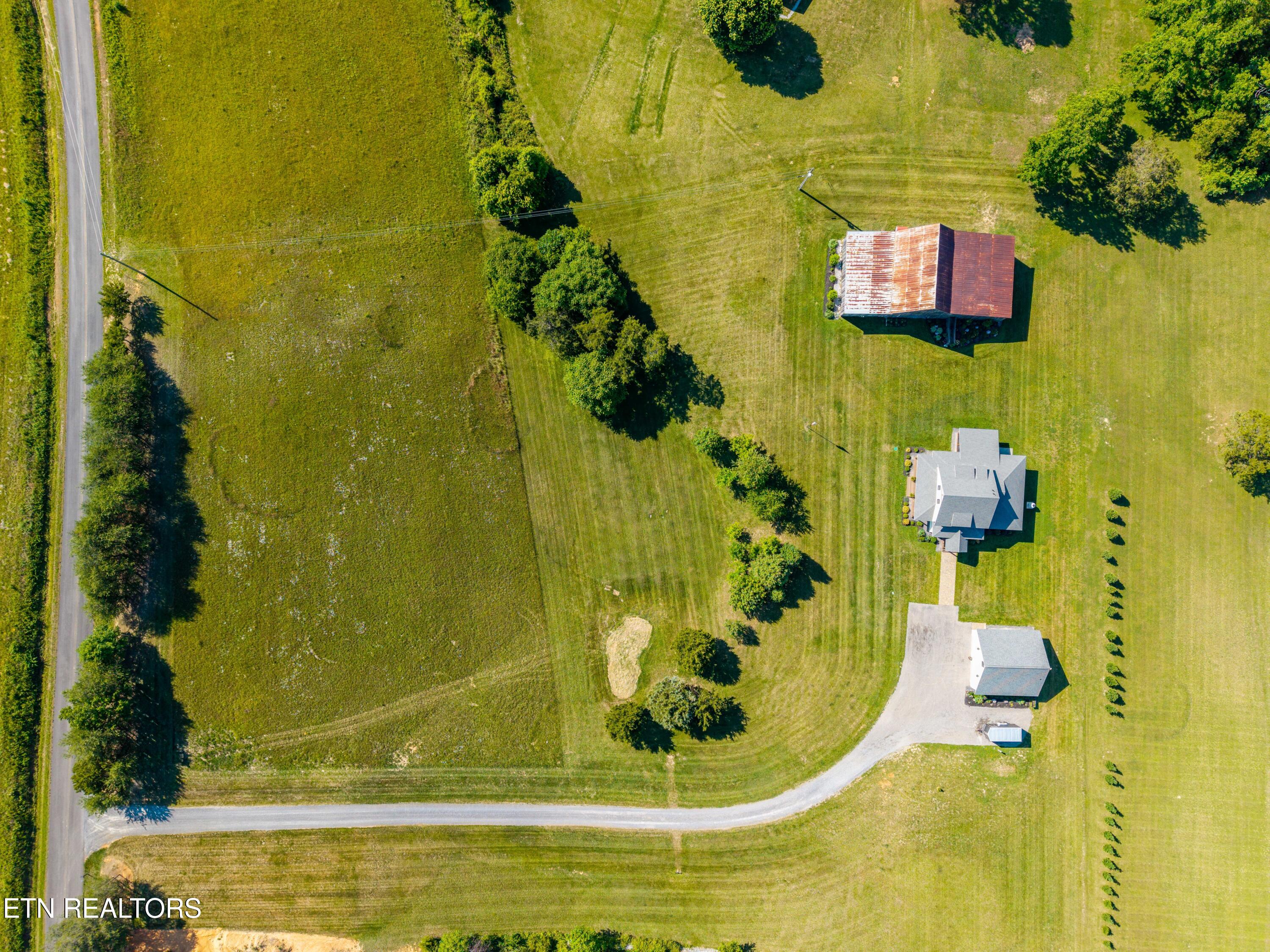 1421 Squire Fox Road Dandridge TN 37725