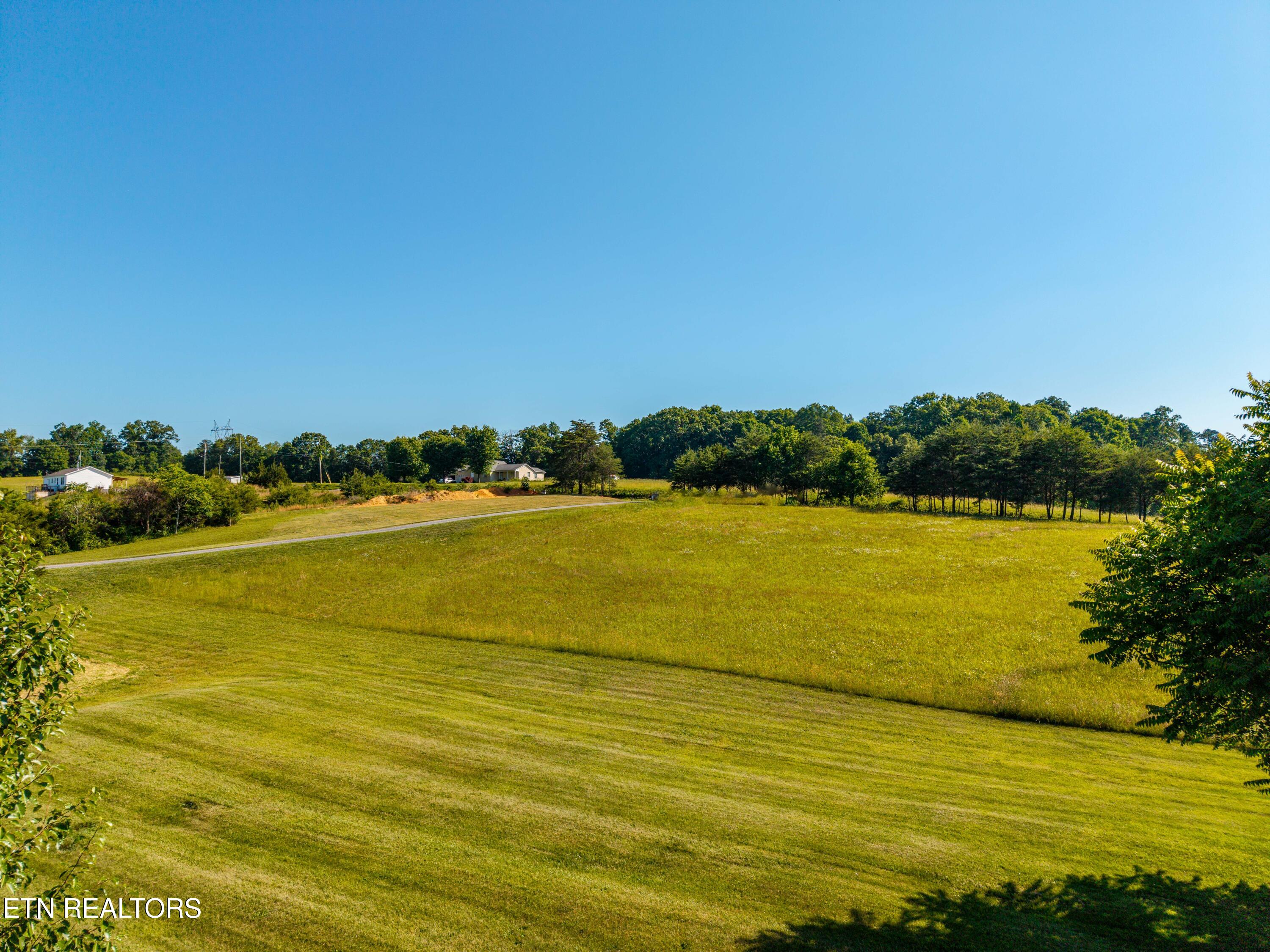 1421 Squire Fox Road Dandridge TN 37725