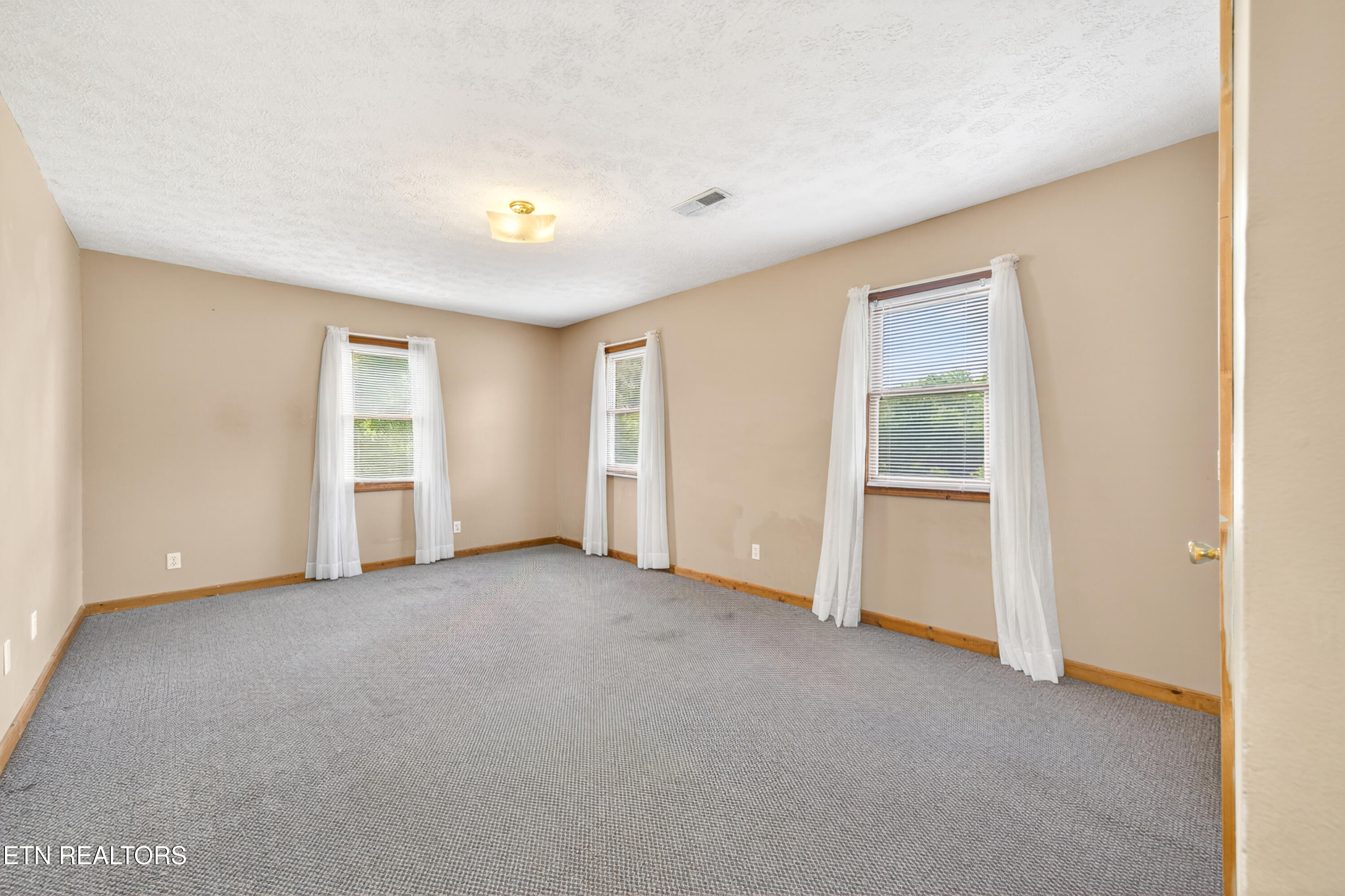 147 Bradbury Lane Crossville TN 38555