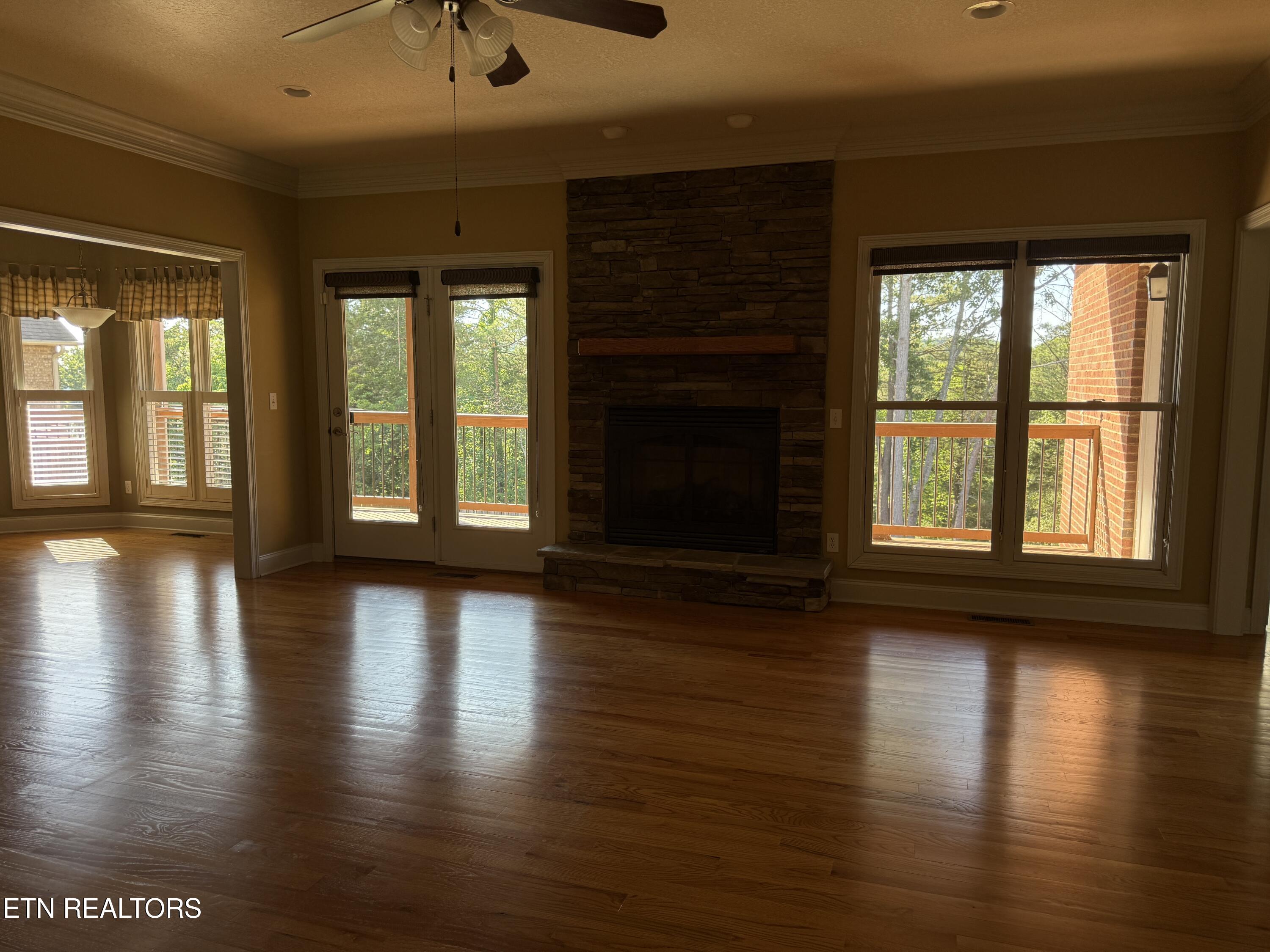 190 Pointe Summit Drive Greenback TN 37742