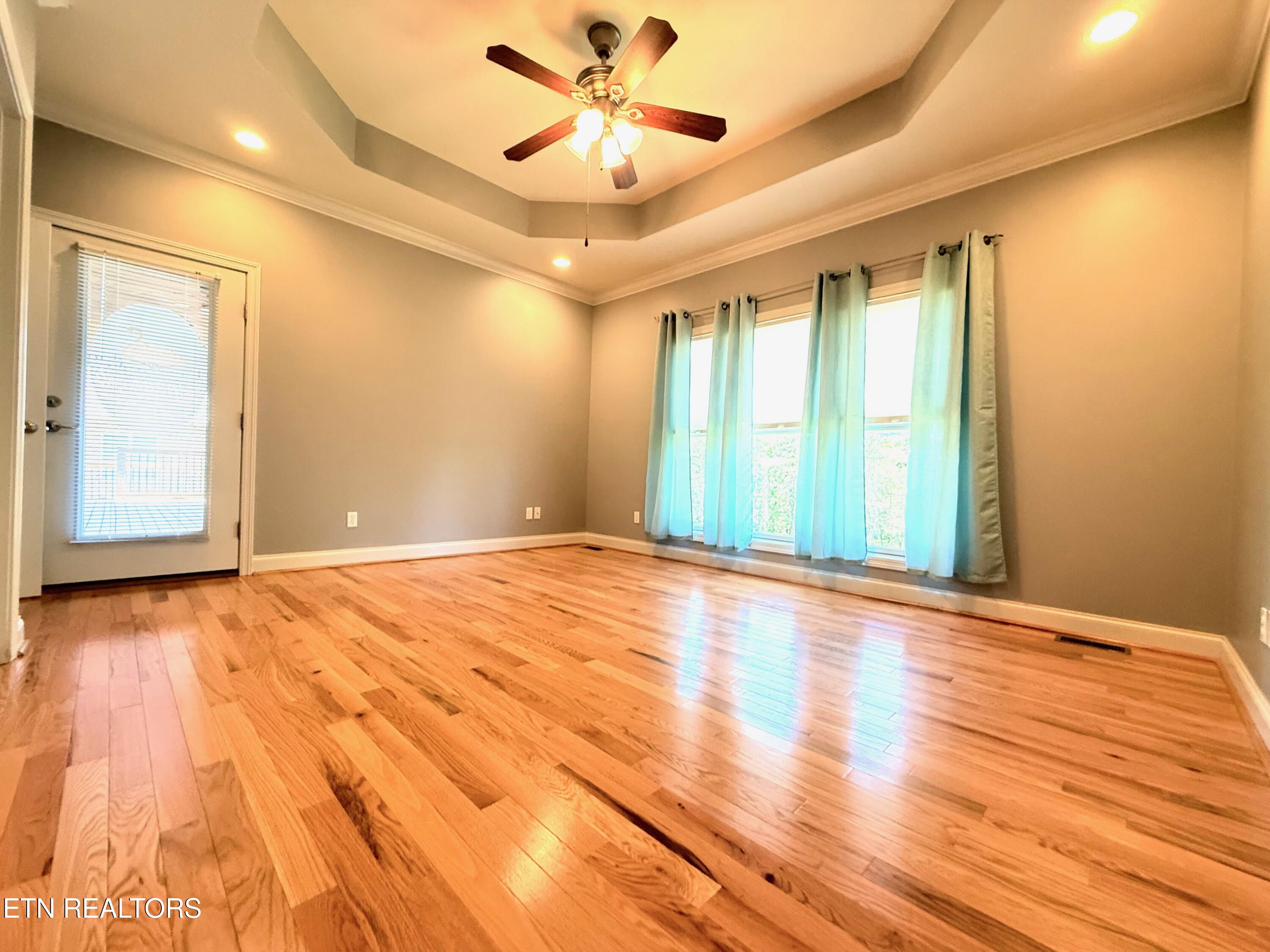 190 Pointe Summit Drive Greenback TN 37742