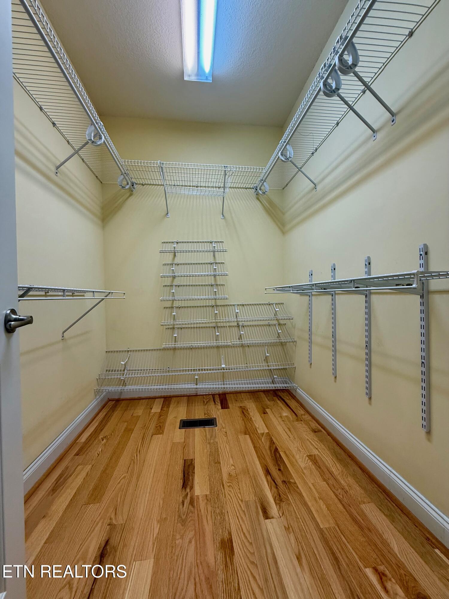 190 Pointe Summit Drive Greenback TN 37742