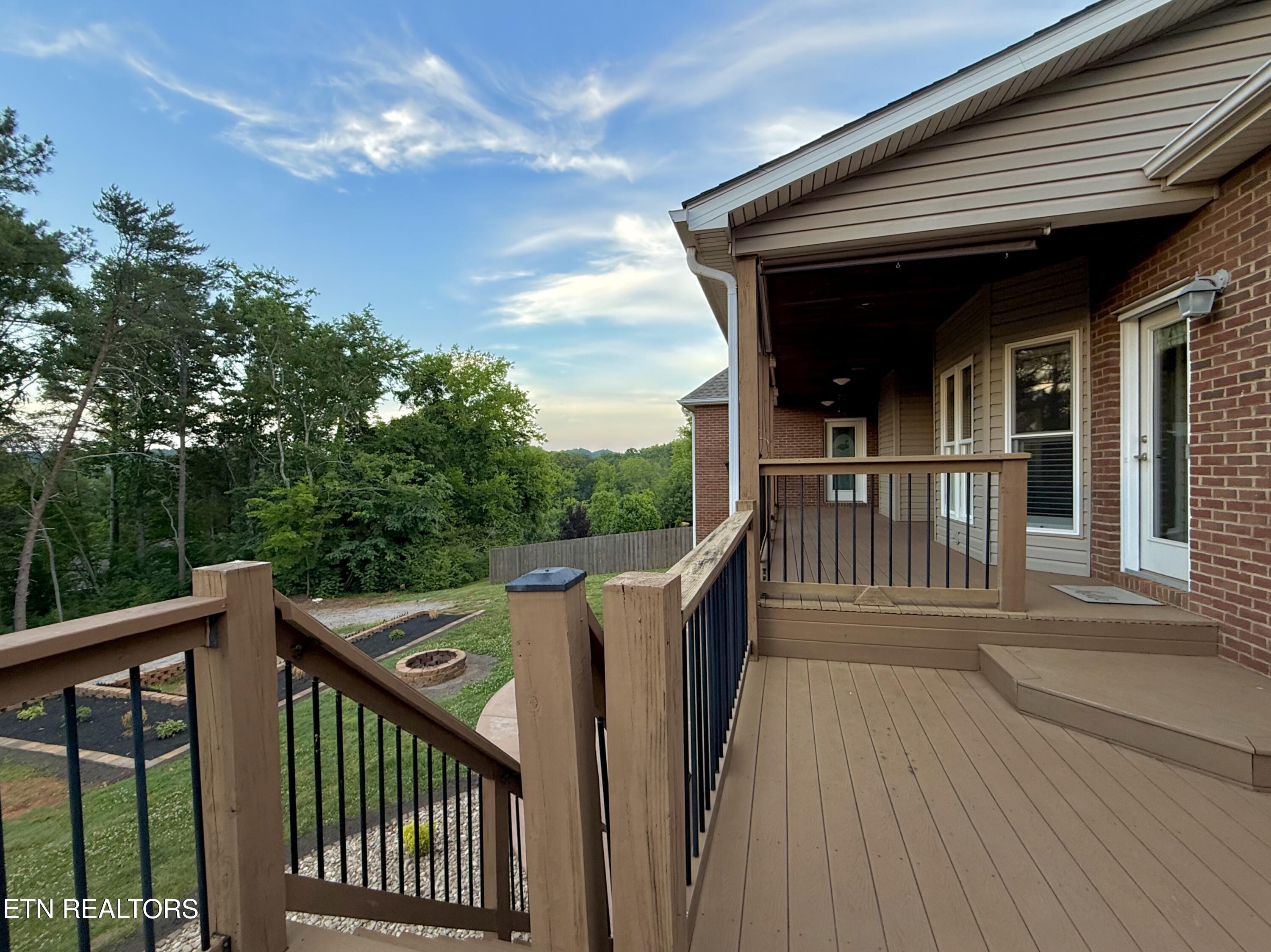 190 Pointe Summit Drive Greenback TN 37742