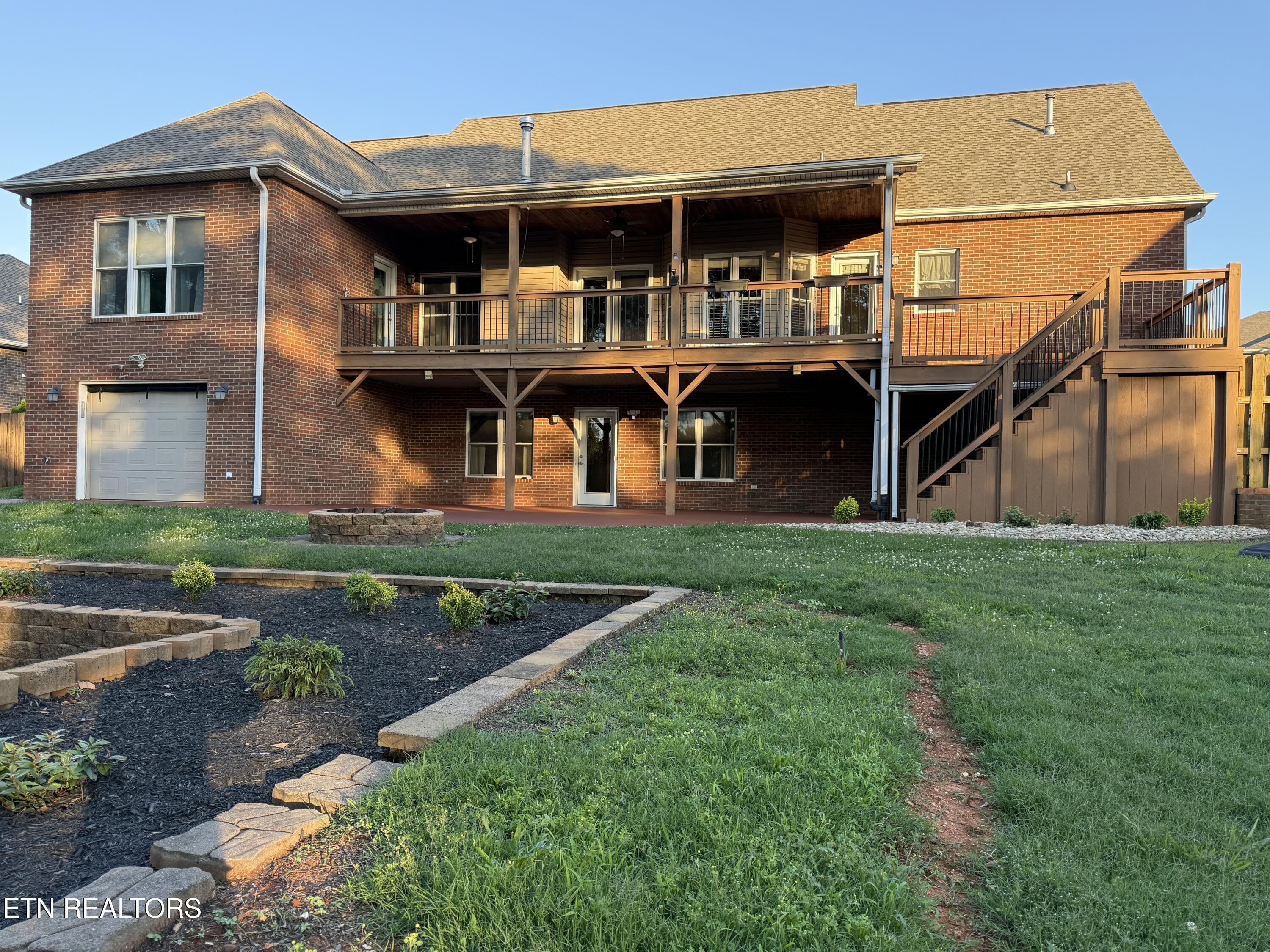190 Pointe Summit Drive Greenback TN 37742