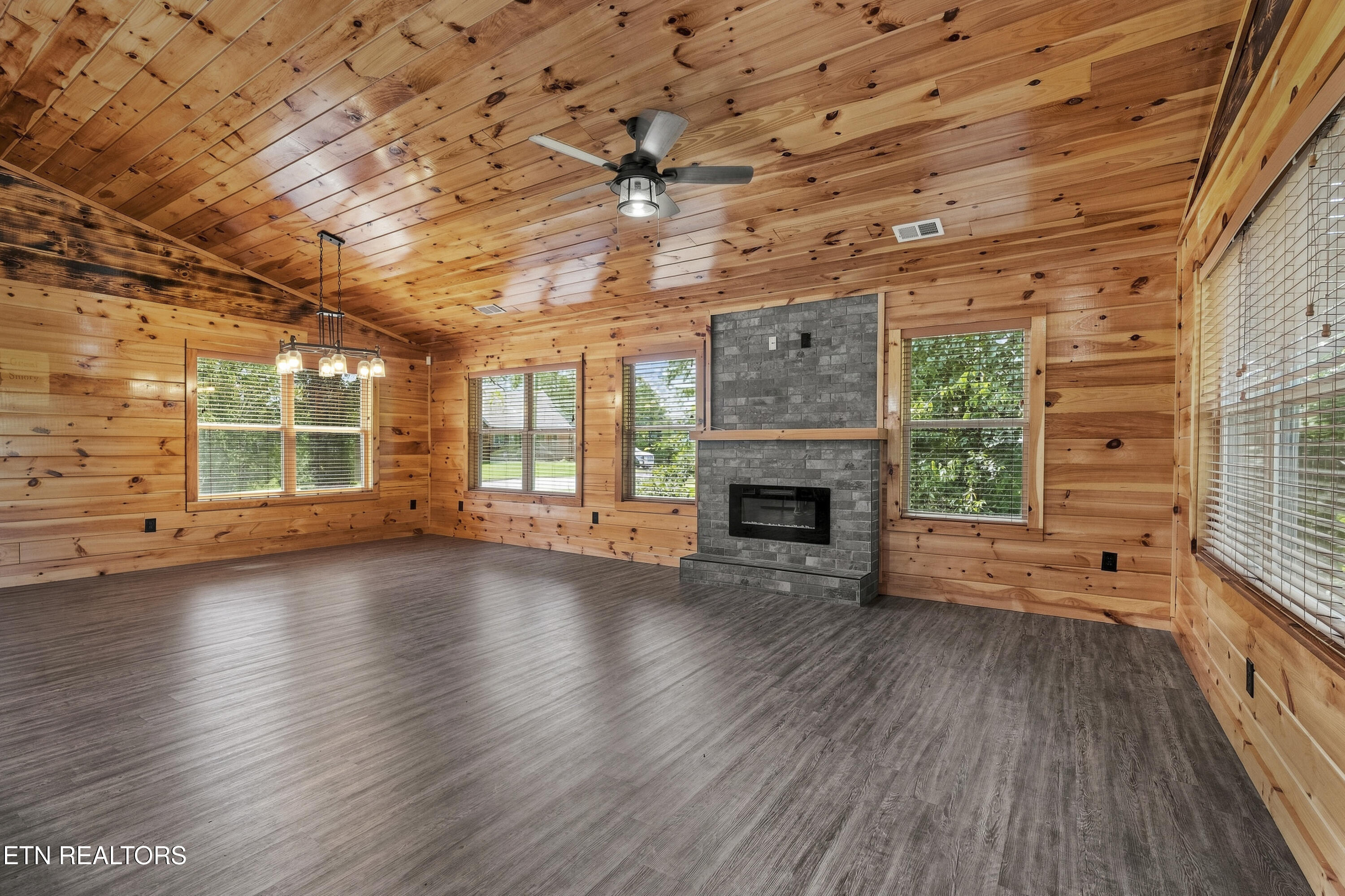 353 Oak Lake Drive Sevierville TN 37876