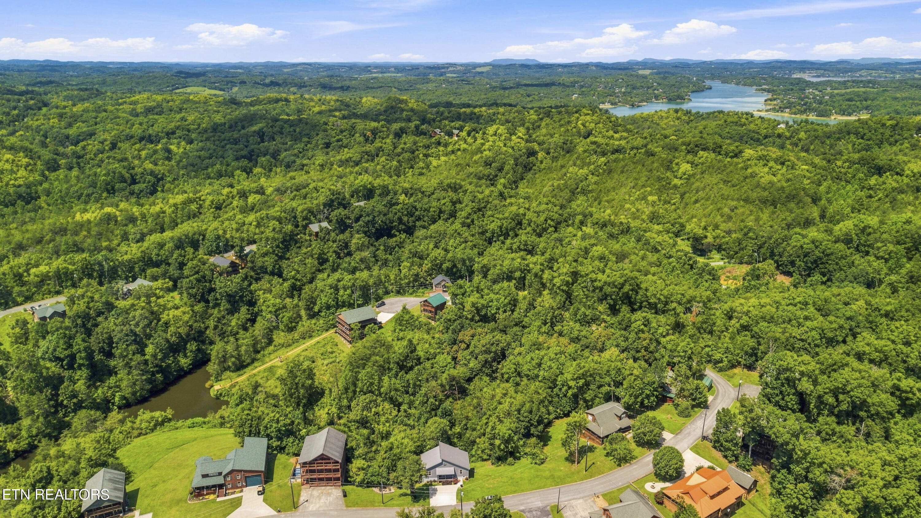 353 Oak Lake Drive Sevierville TN 37876