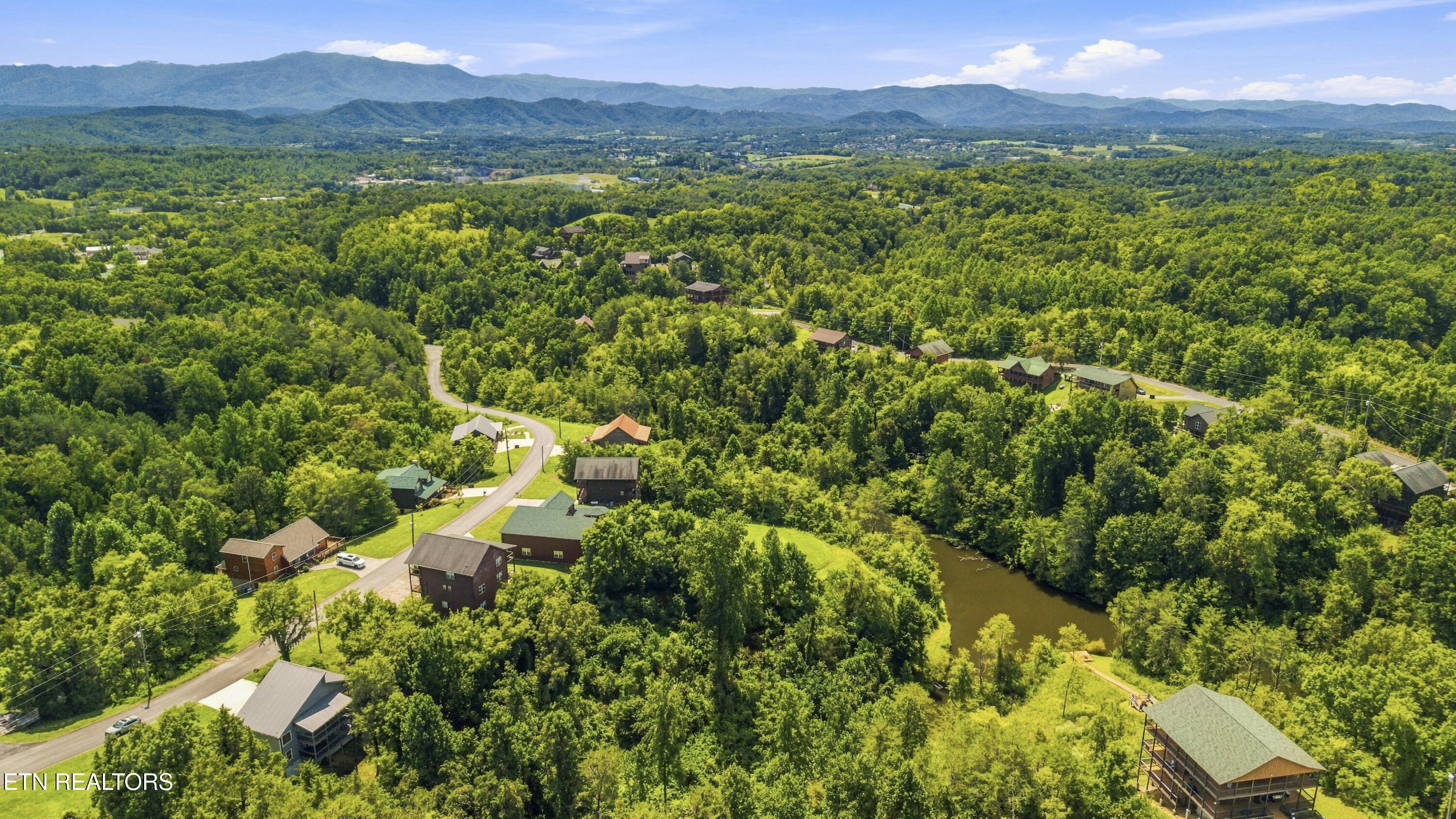 353 Oak Lake Drive Sevierville TN 37876