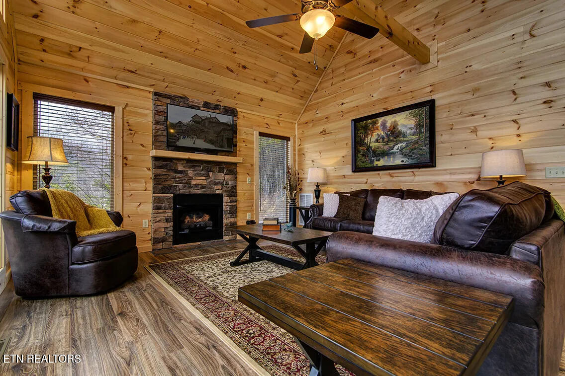1205 Parkview Vista Way Pigeon Forge TN 37862