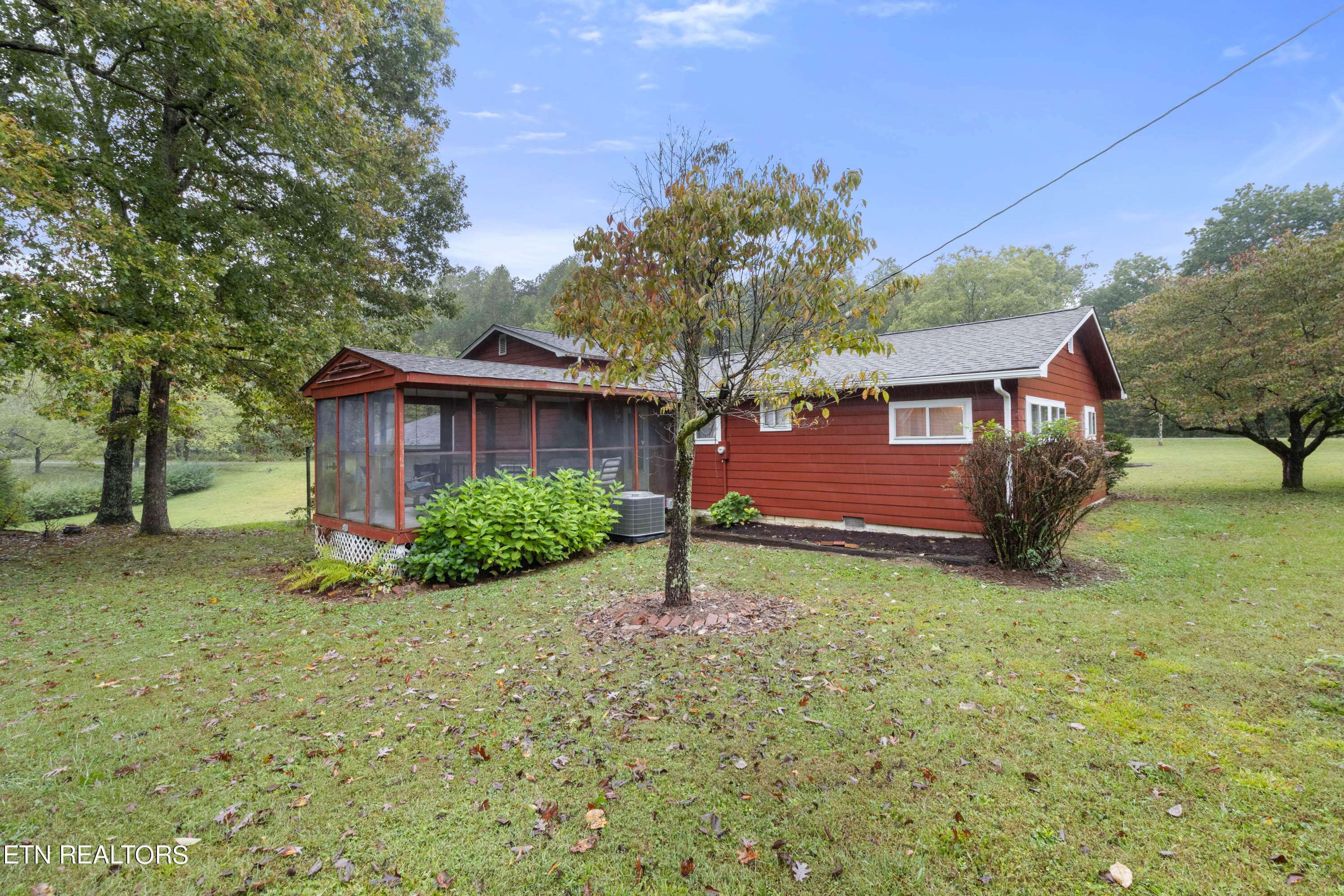 105 Carl Garrett Road Lancing TN 37770