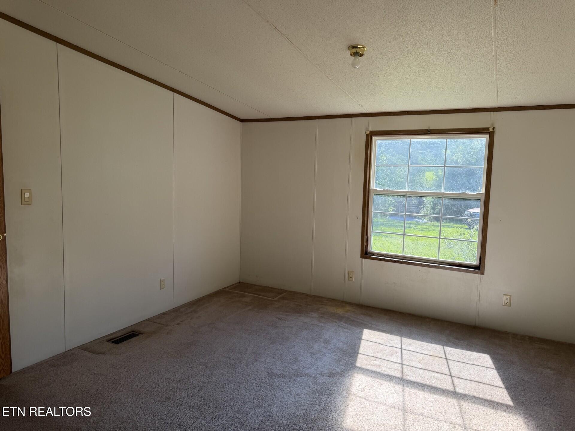 11033 Highway 68 Grandview TN 37337