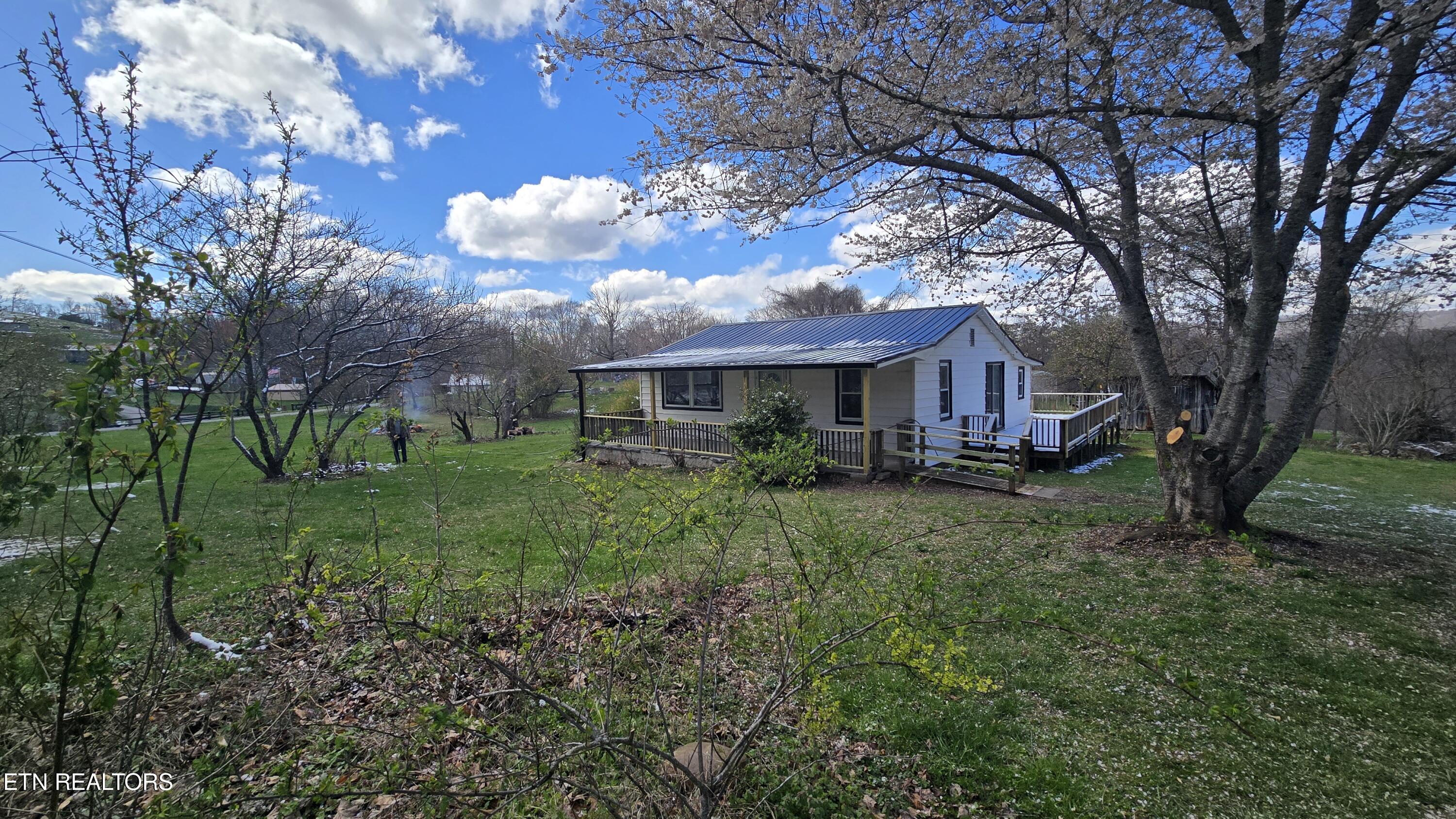 320 Epperson Circle Tazewell TN 37879