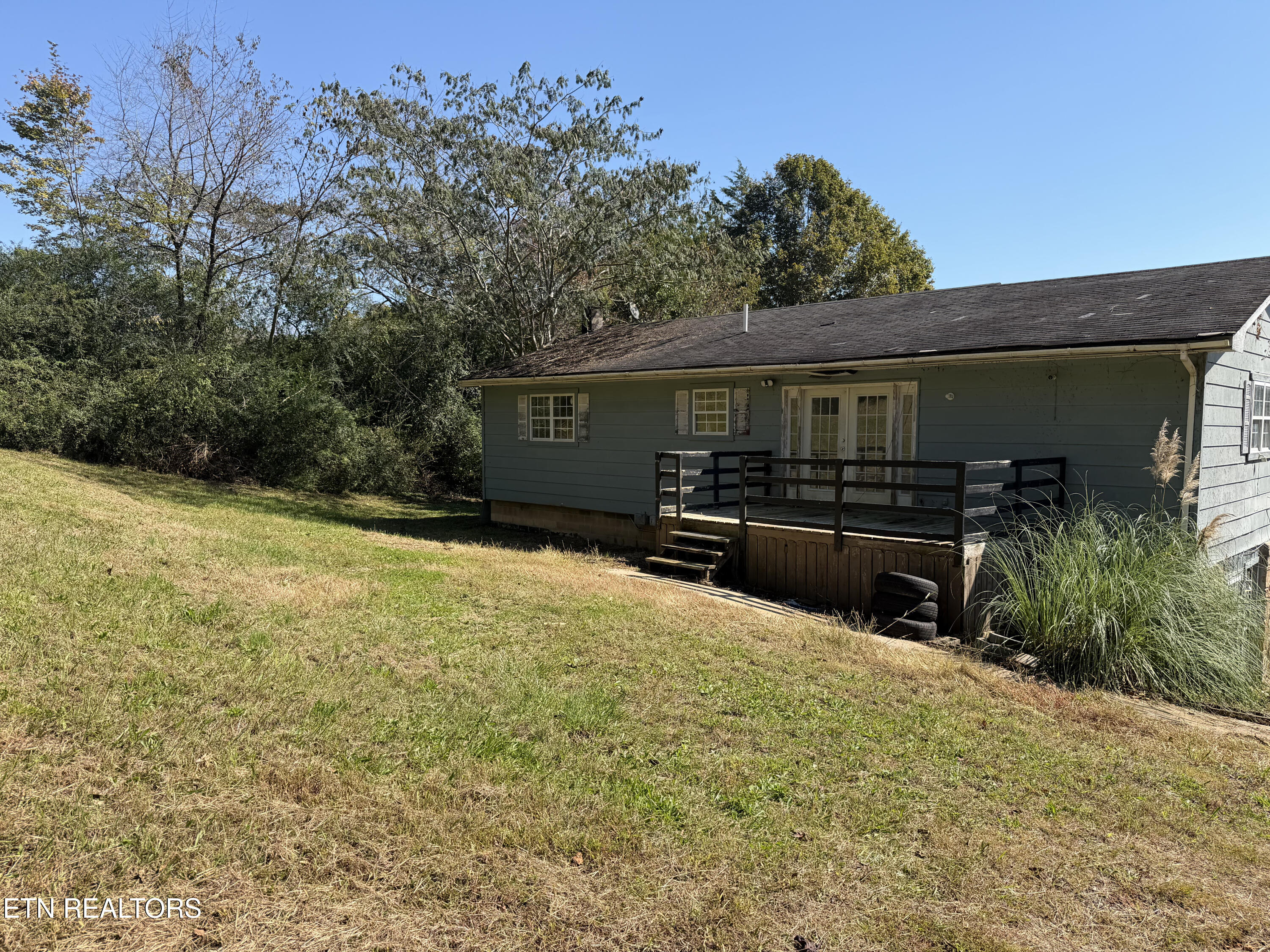 1487 Dutch Valley Road Clinton TN 37716