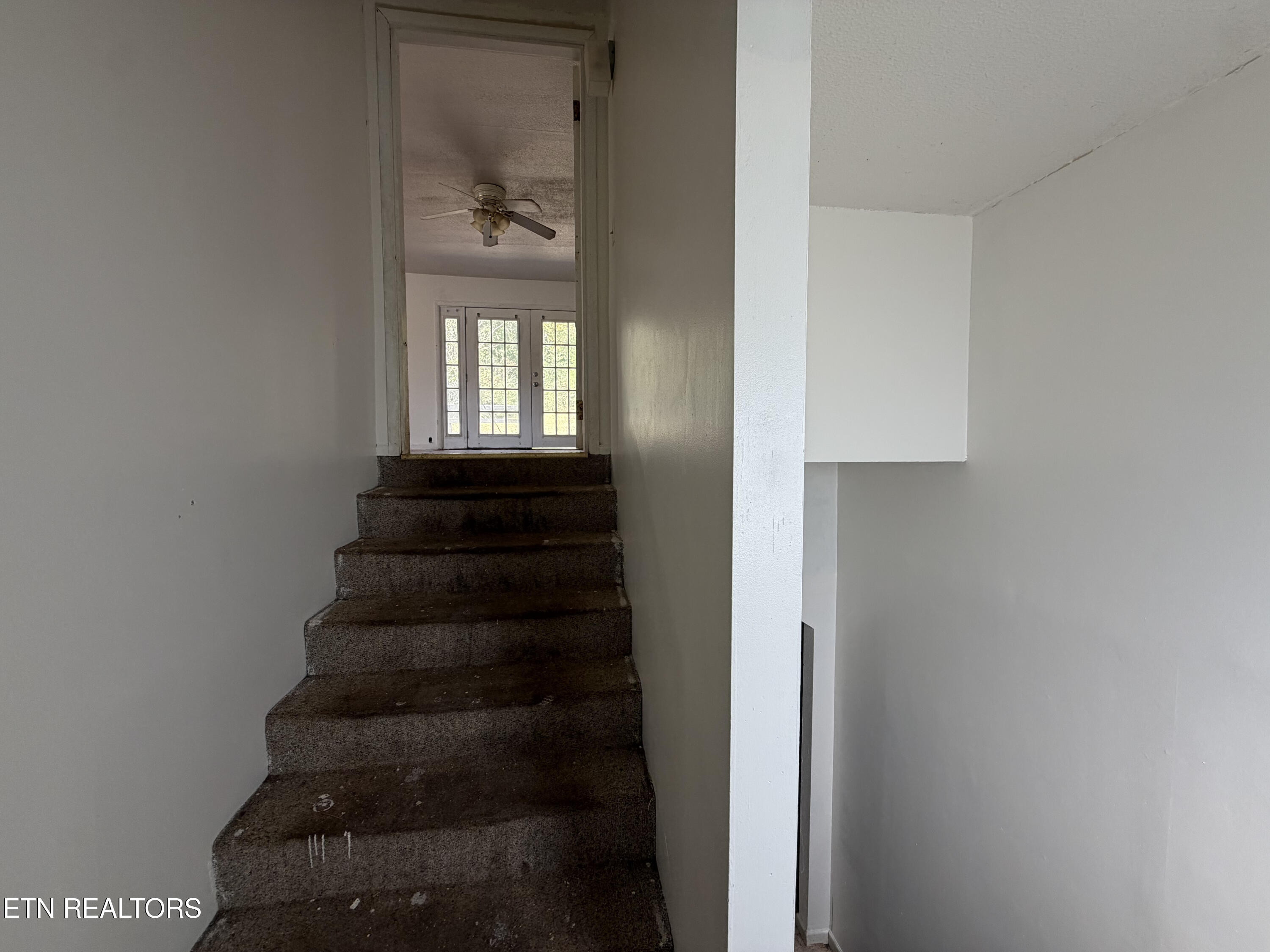 1487 Dutch Valley Road Clinton TN 37716