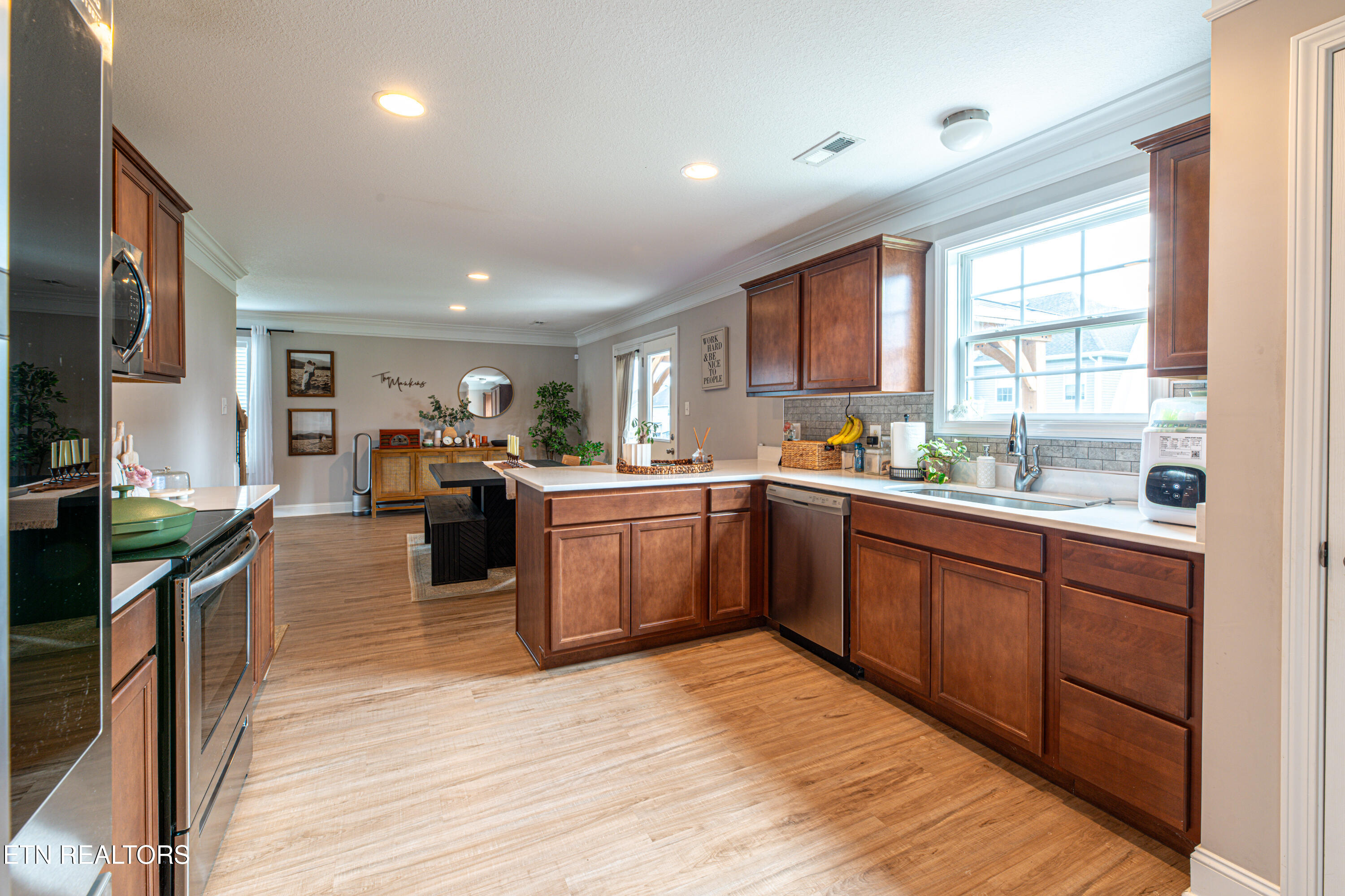 8125 Equinox Lane Powell TN 37849