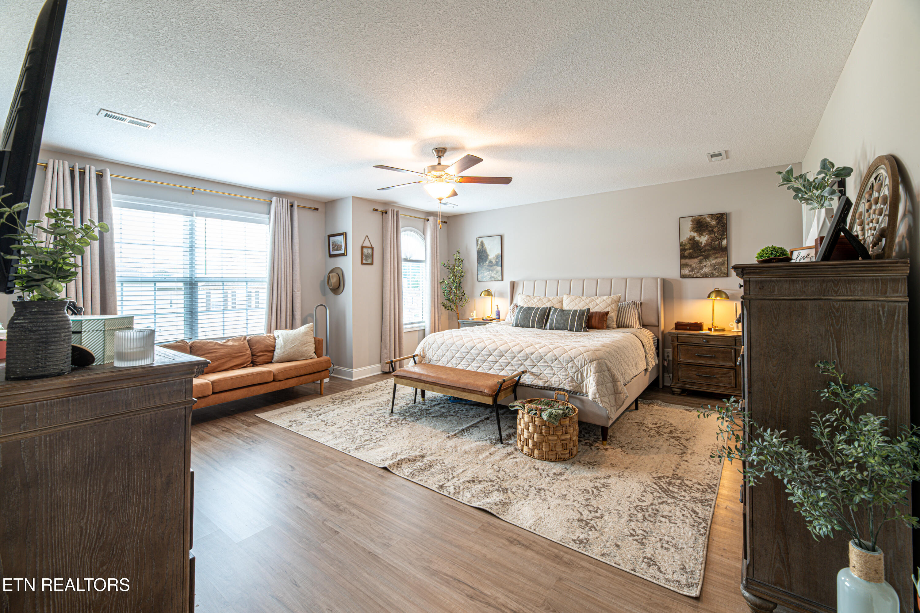 8125 Equinox Lane Powell TN 37849