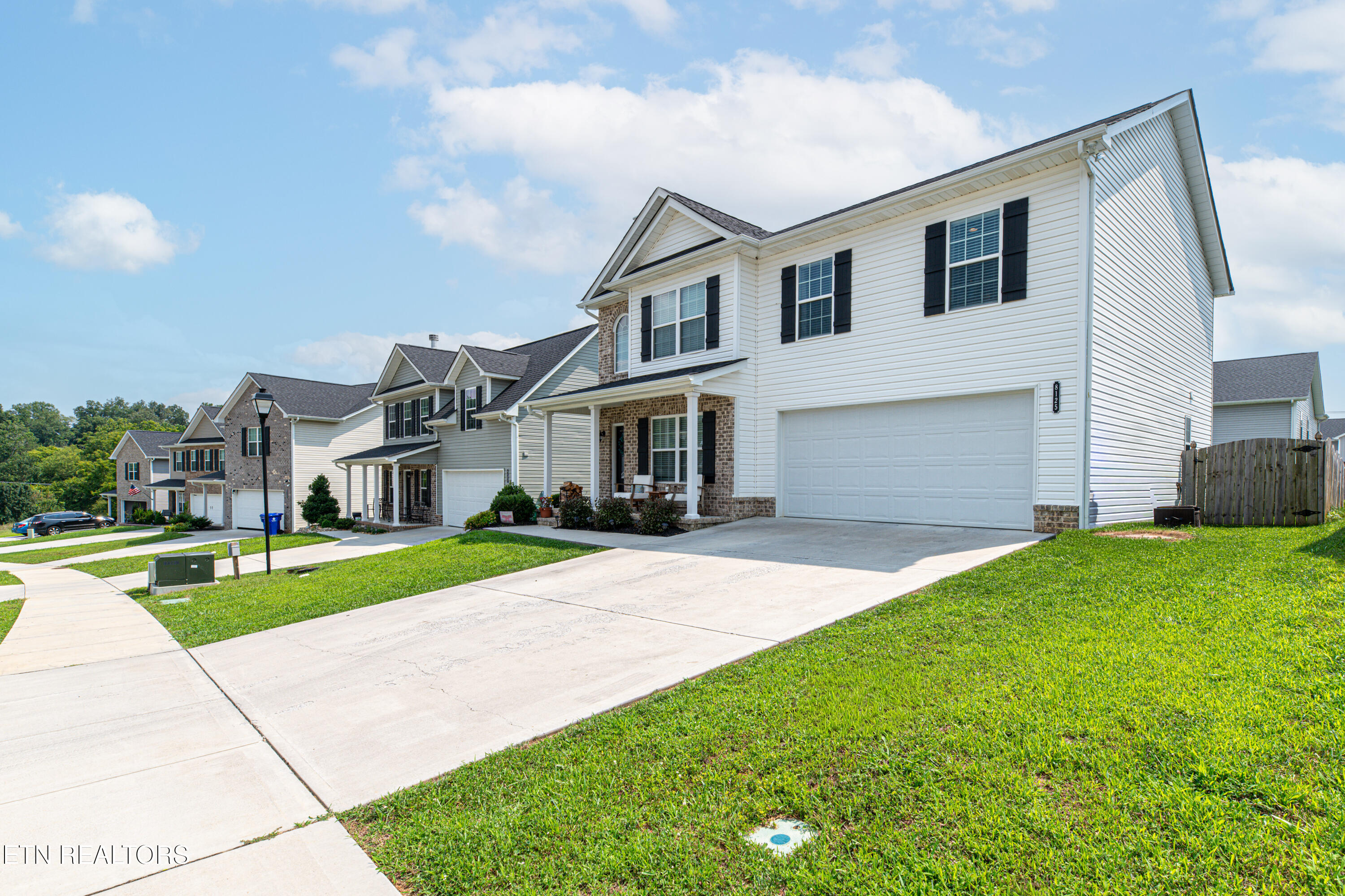 8125 Equinox Lane Powell TN 37849