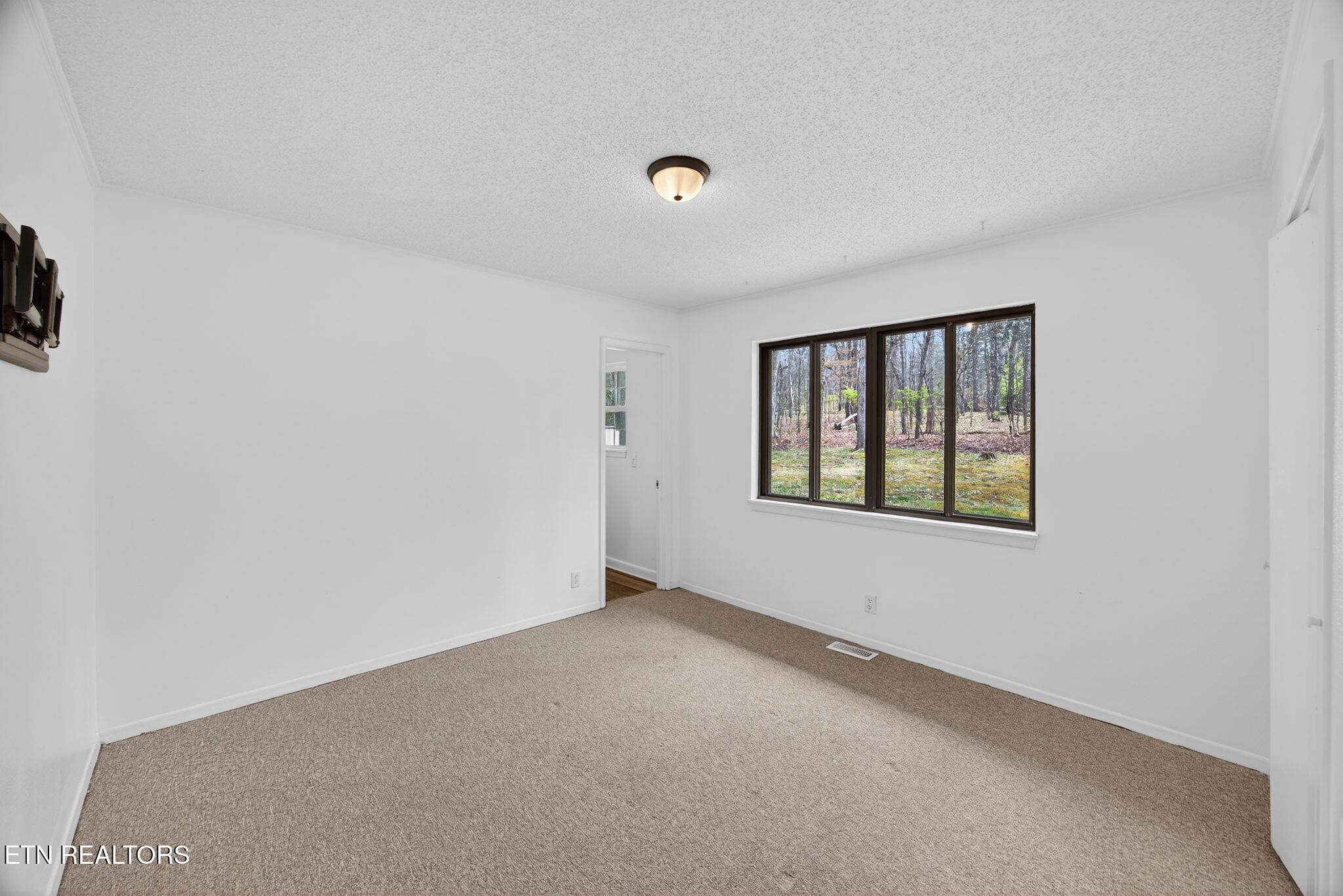 140 Lakeshire Drive Crossville TN 38558