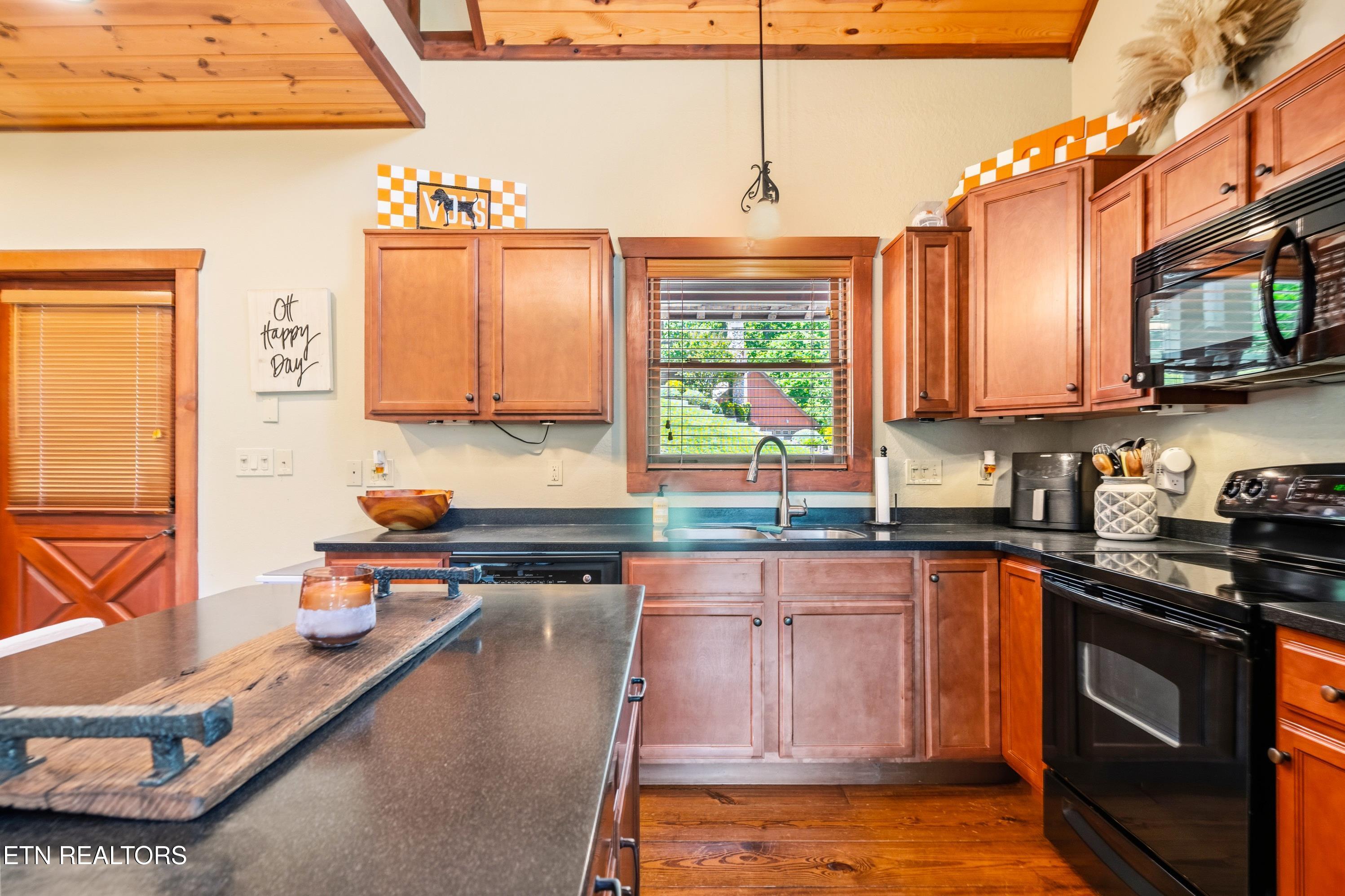 230 Foxwood Drive Caryville TN 37714