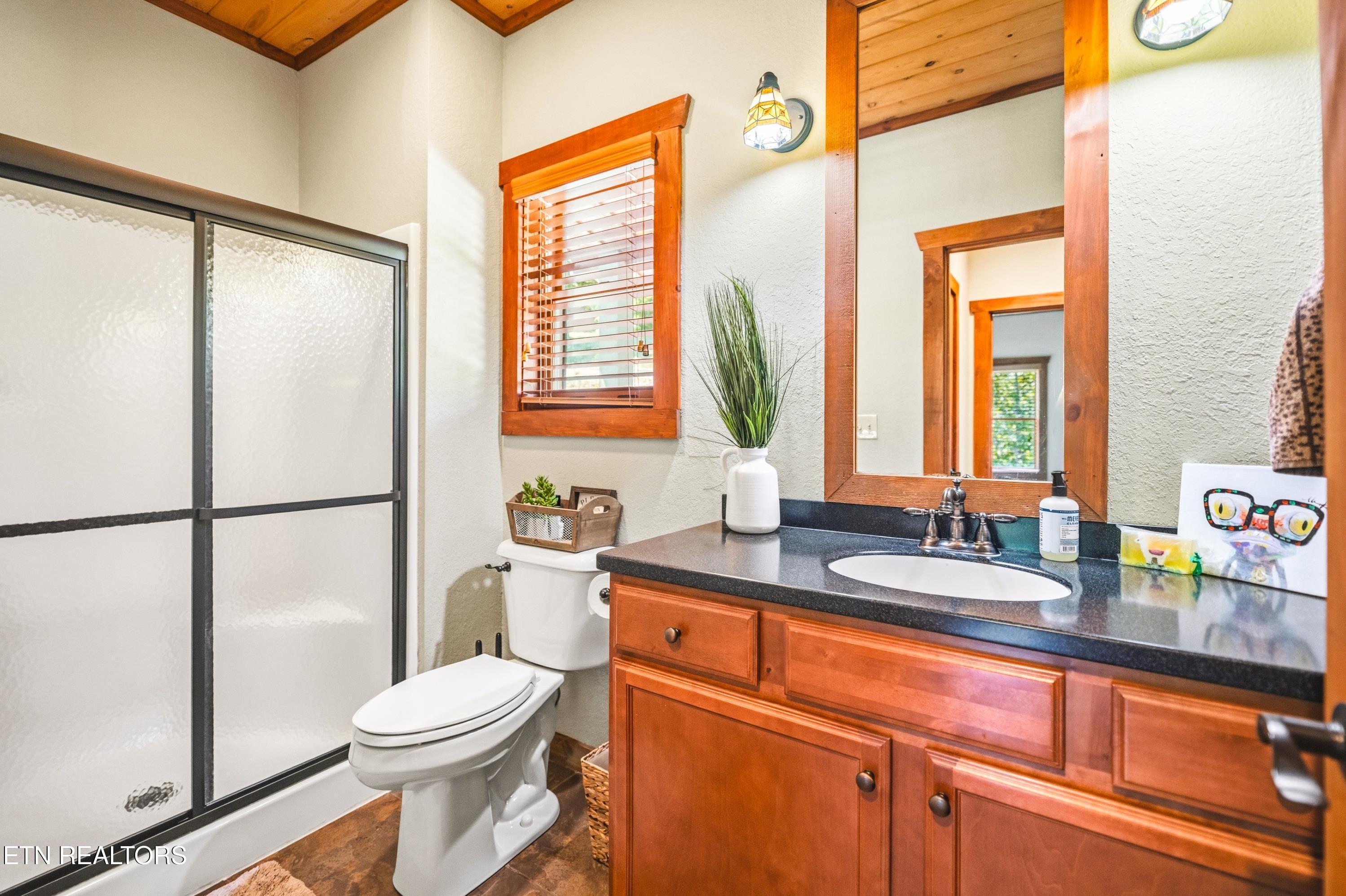 230 Foxwood Drive Caryville TN 37714