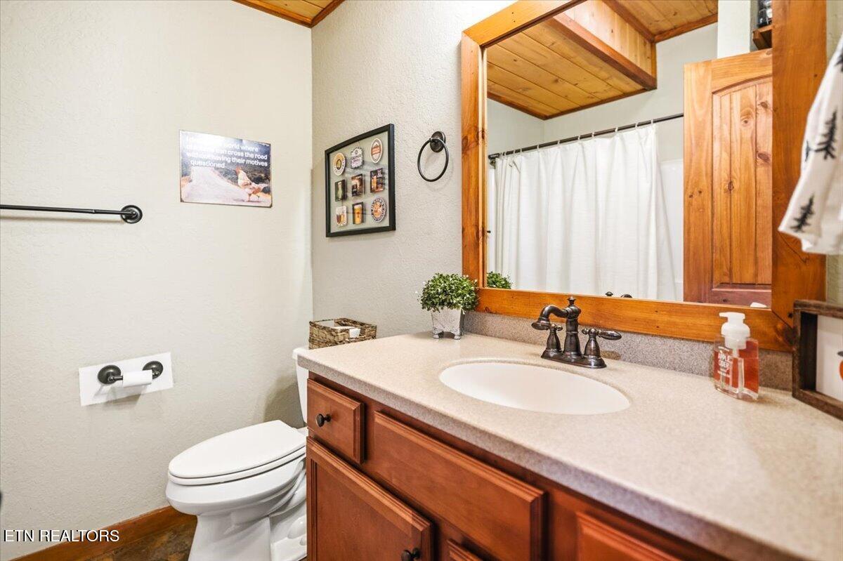 230 Foxwood Drive Caryville TN 37714
