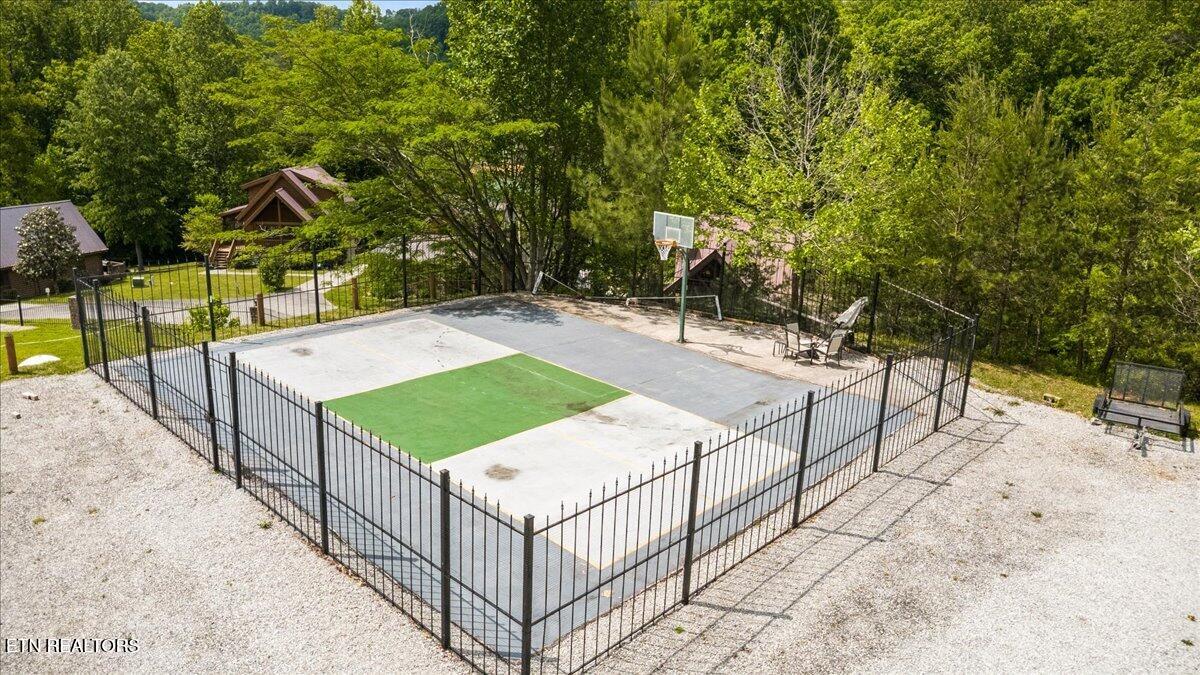 230 Foxwood Drive Caryville TN 37714