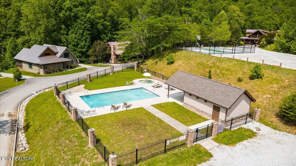 230 Foxwood Drive Caryville TN 37714
