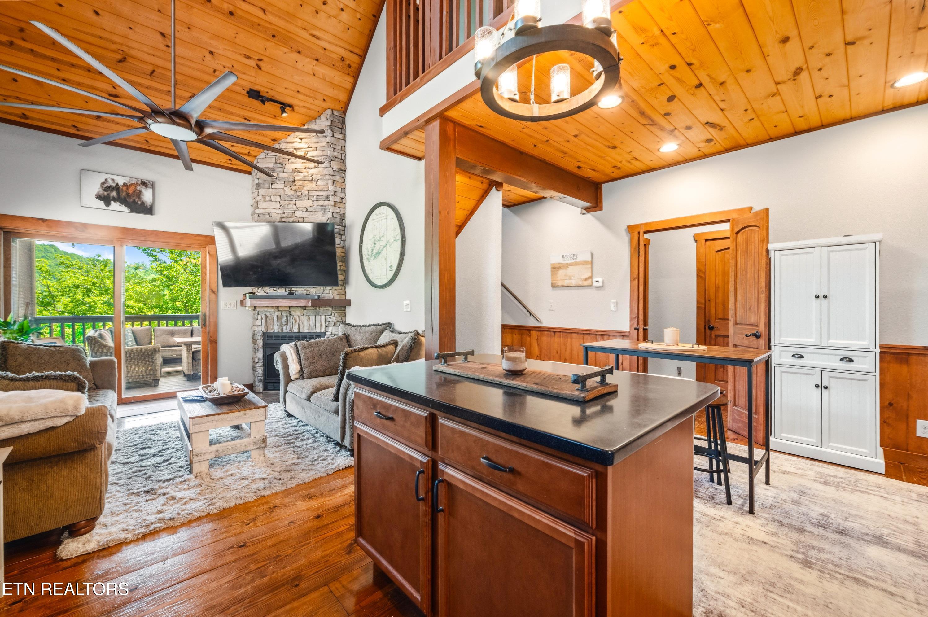 230 Foxwood Drive Caryville TN 37714
