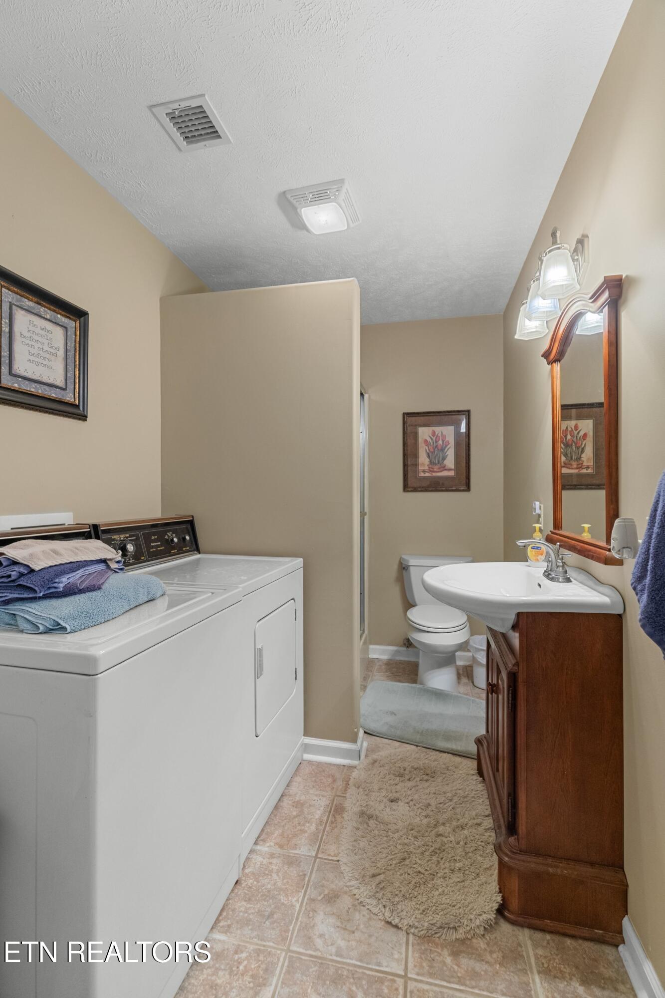 1645 E Main Street Rogersville TN 37857