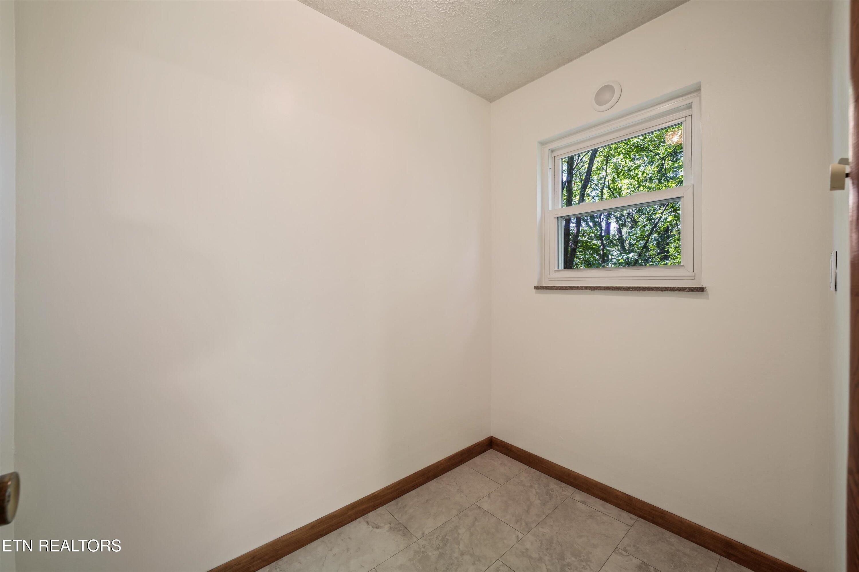 2837 Gaston Avenue Knoxville TN 37917