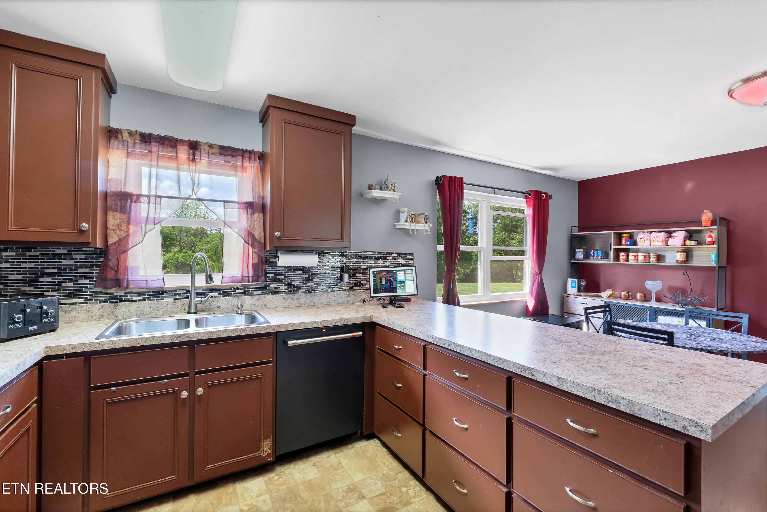 5150 Old Niles Ferry Road Maryville TN 37801