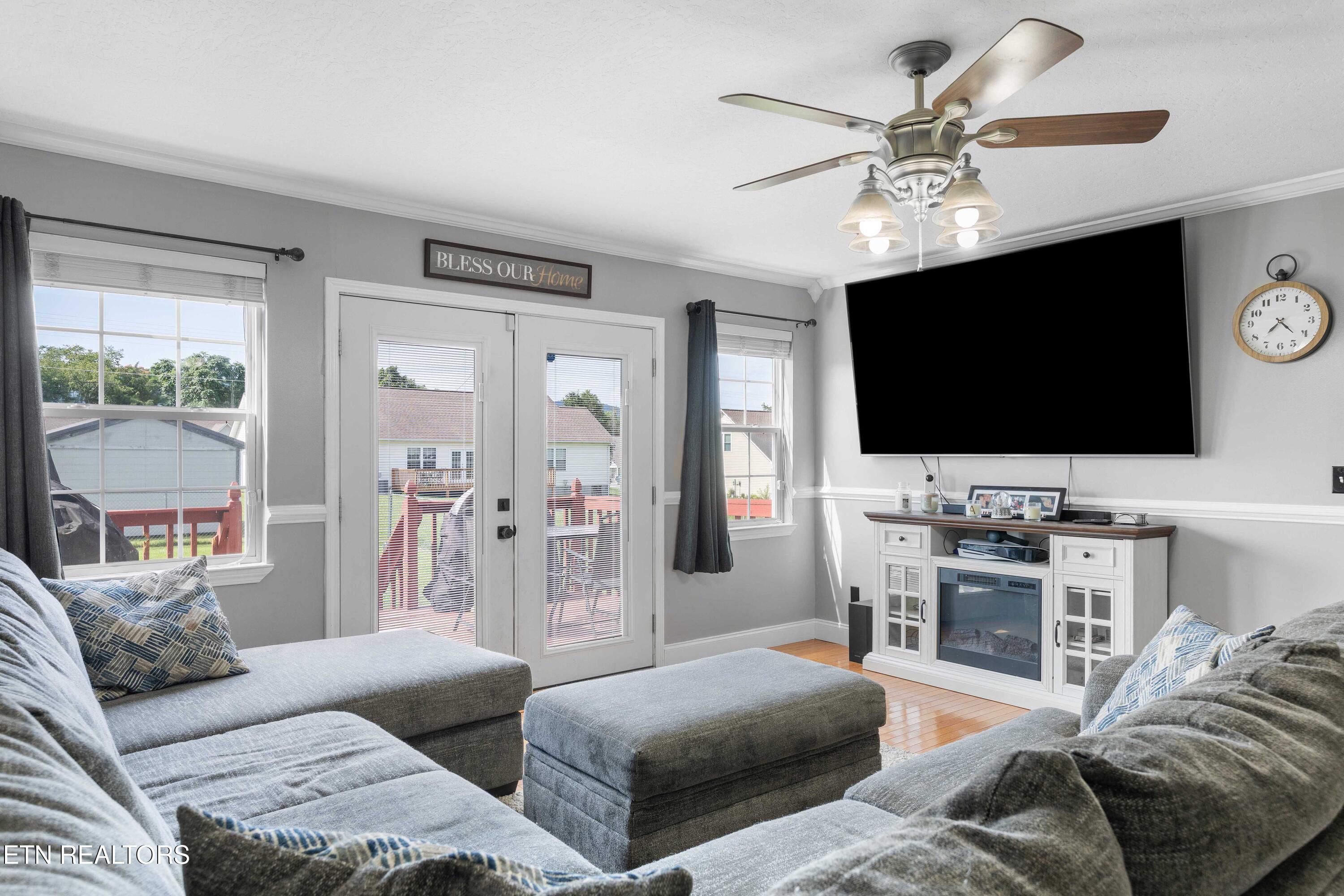 452 Clover Circle Jacksboro TN 37757