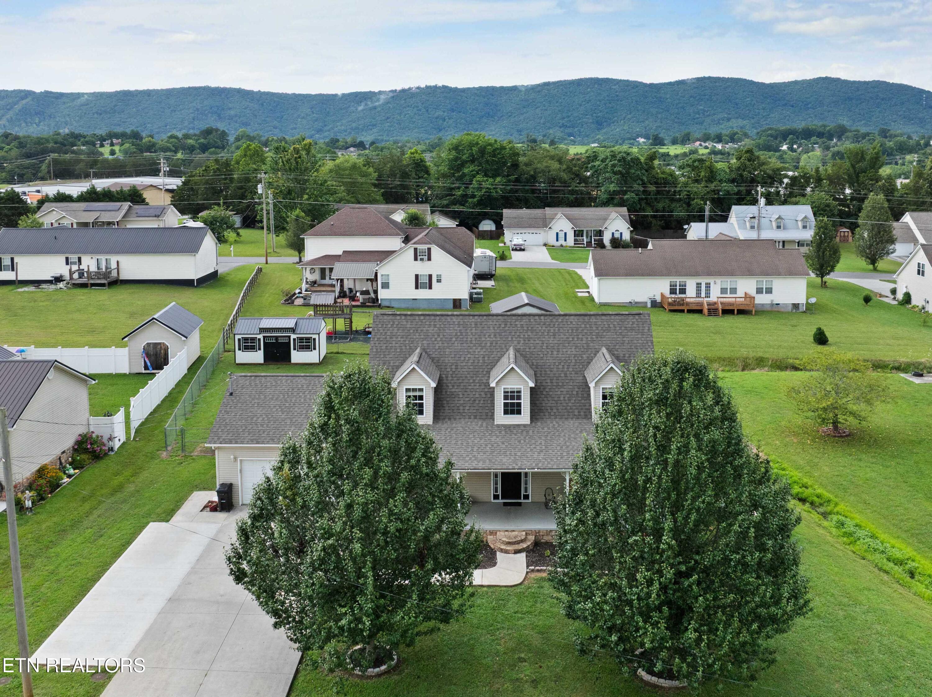 452 Clover Circle Jacksboro TN 37757