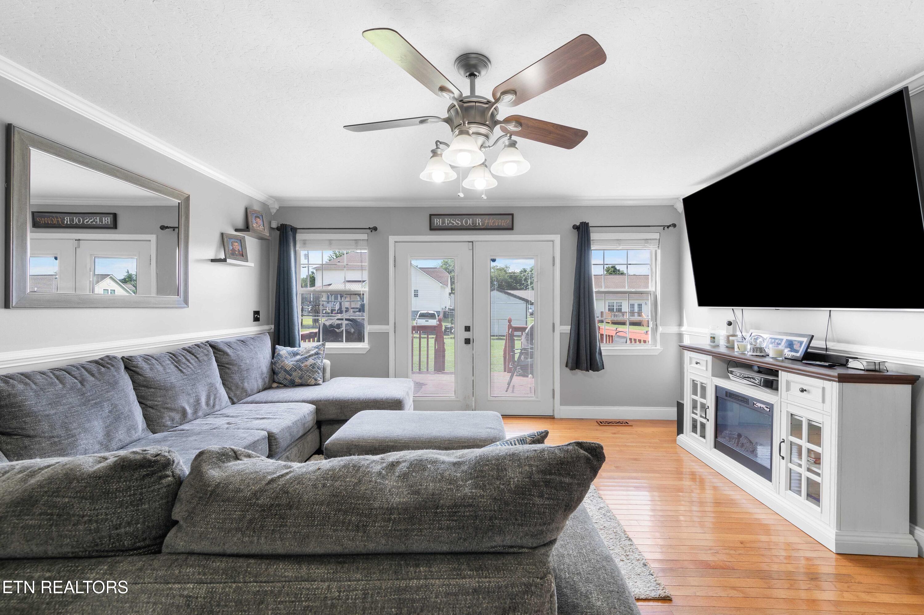 452 Clover Circle Jacksboro TN 37757