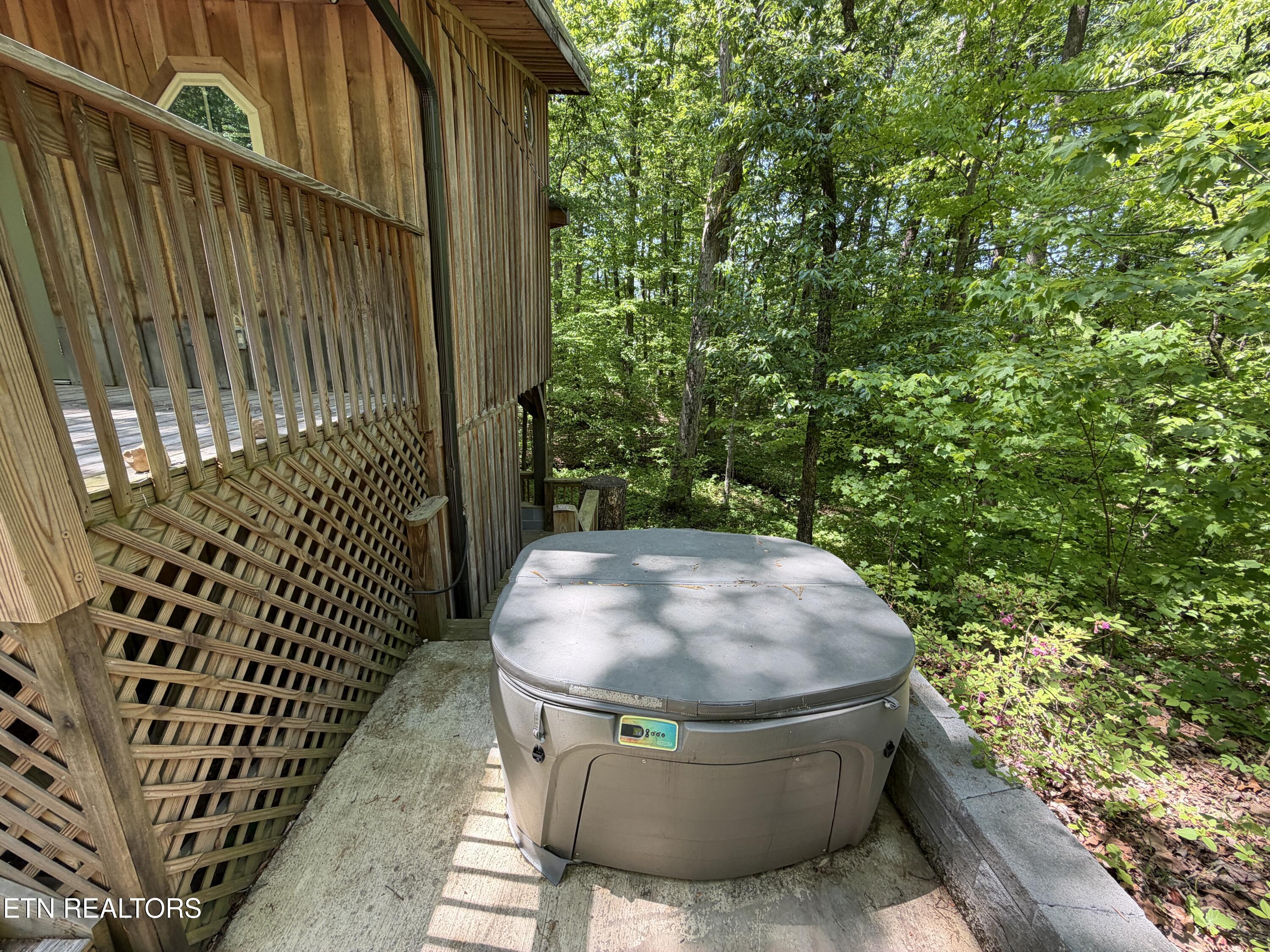 4716 Fred Jennings Road Walland TN 37886