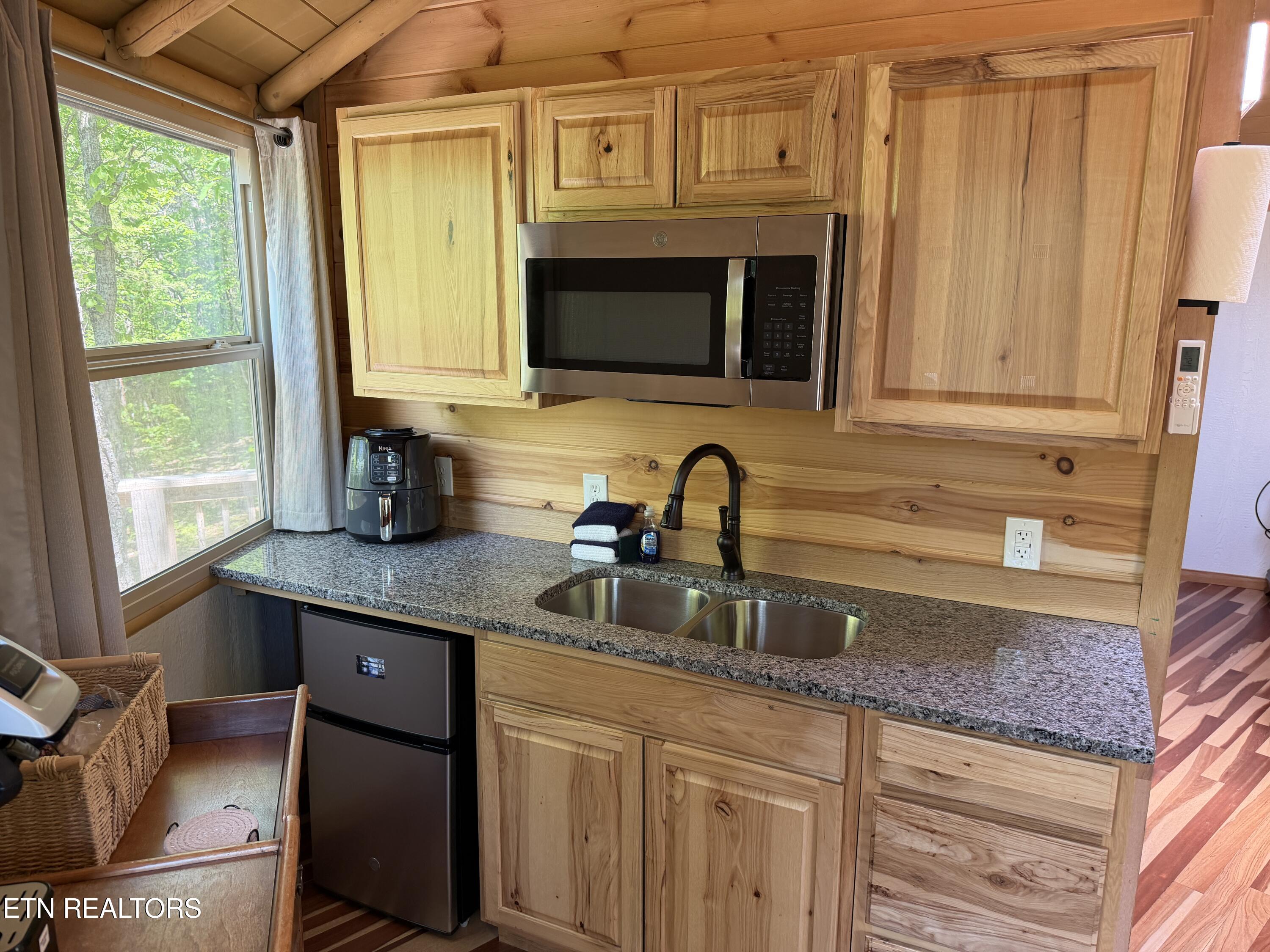4716 Fred Jennings Road Walland TN 37886