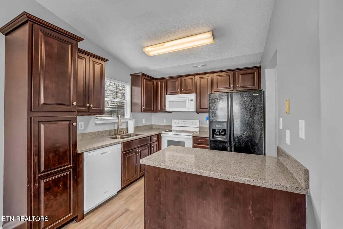 7662 Trey Oaks Lane Knoxville TN 37918