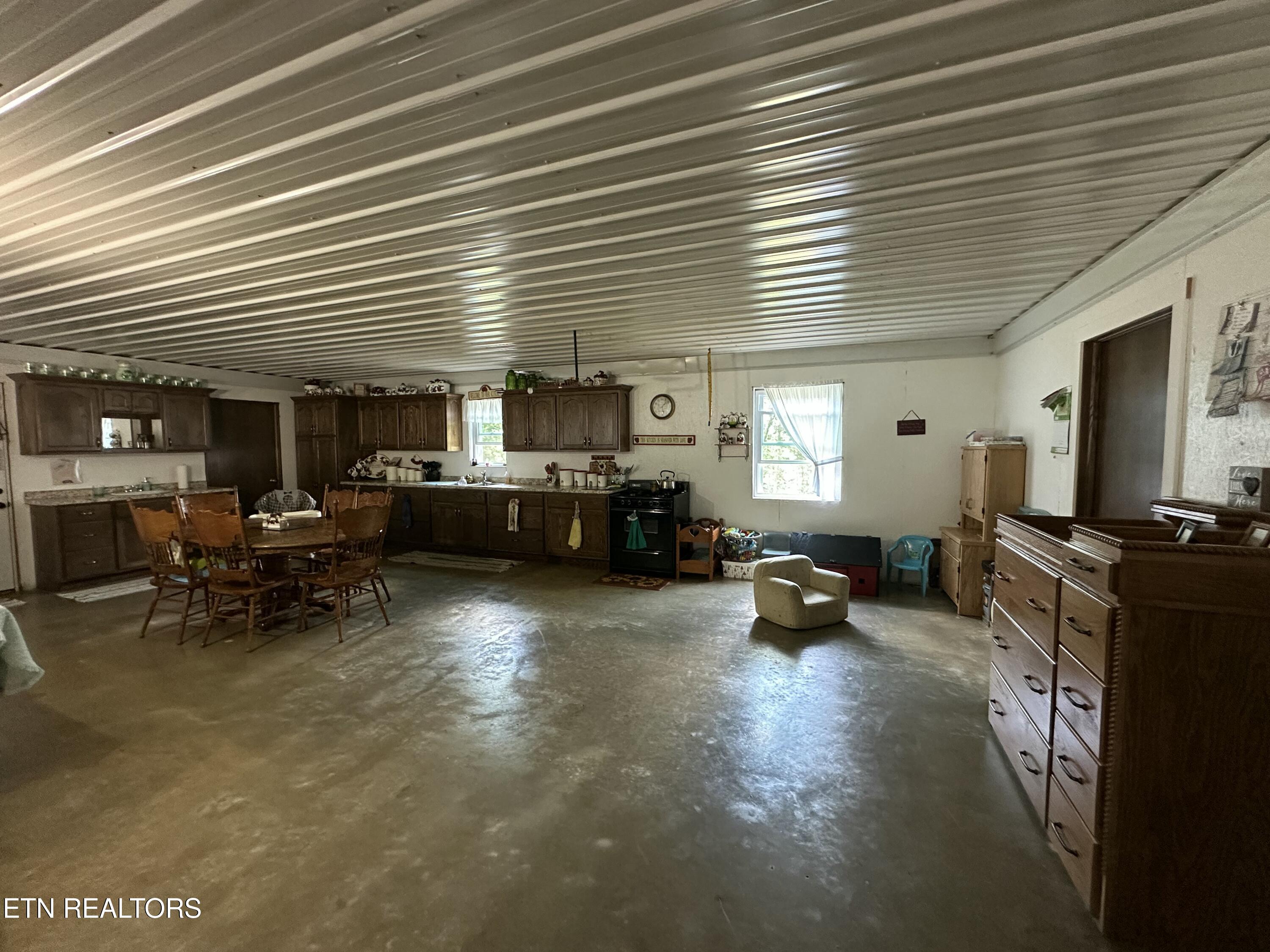 1561 Coon Hollow Road Sunbright TN 37872
