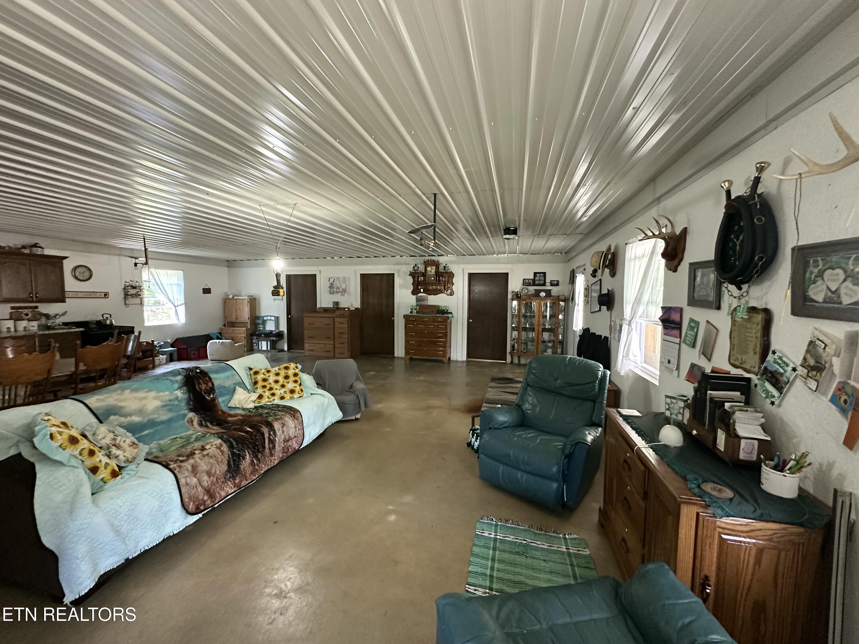 1561 Coon Hollow Road Sunbright TN 37872